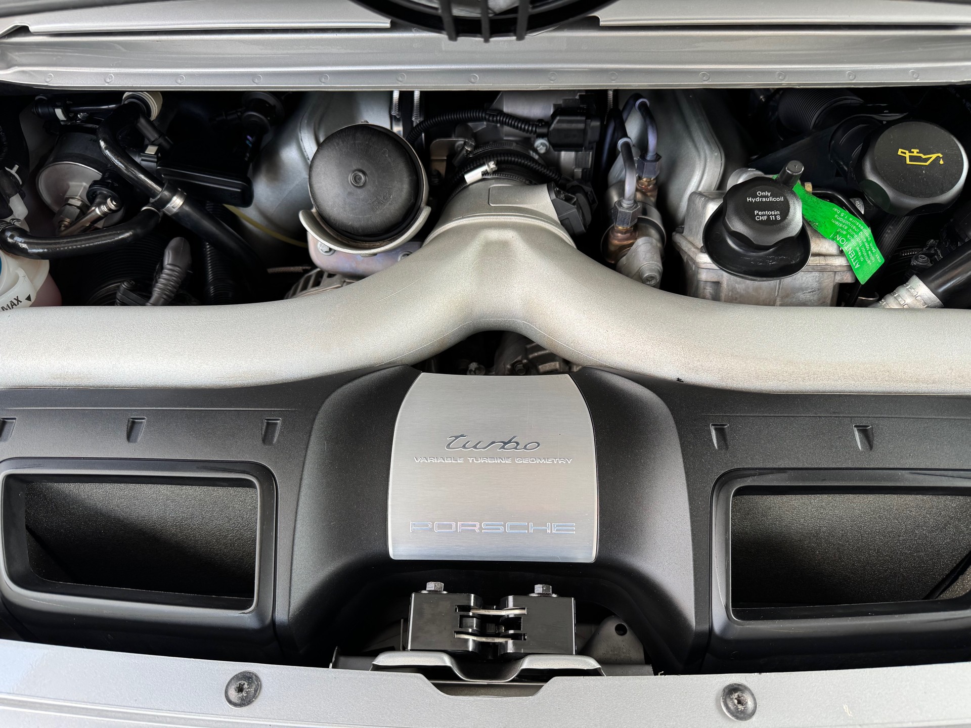 PORSCHE 911 Turbo-image-2