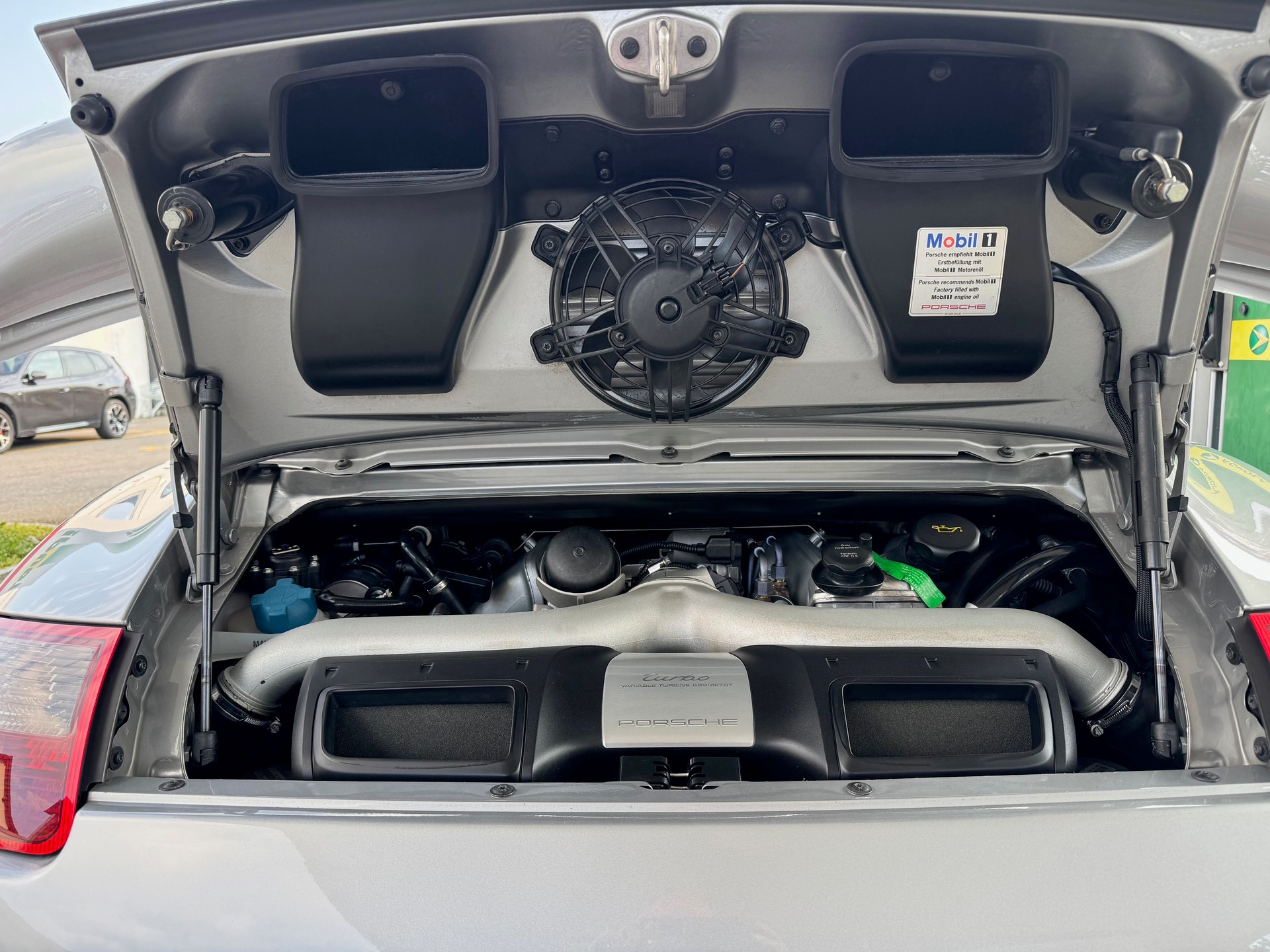 PORSCHE 911 Turbo-image-22