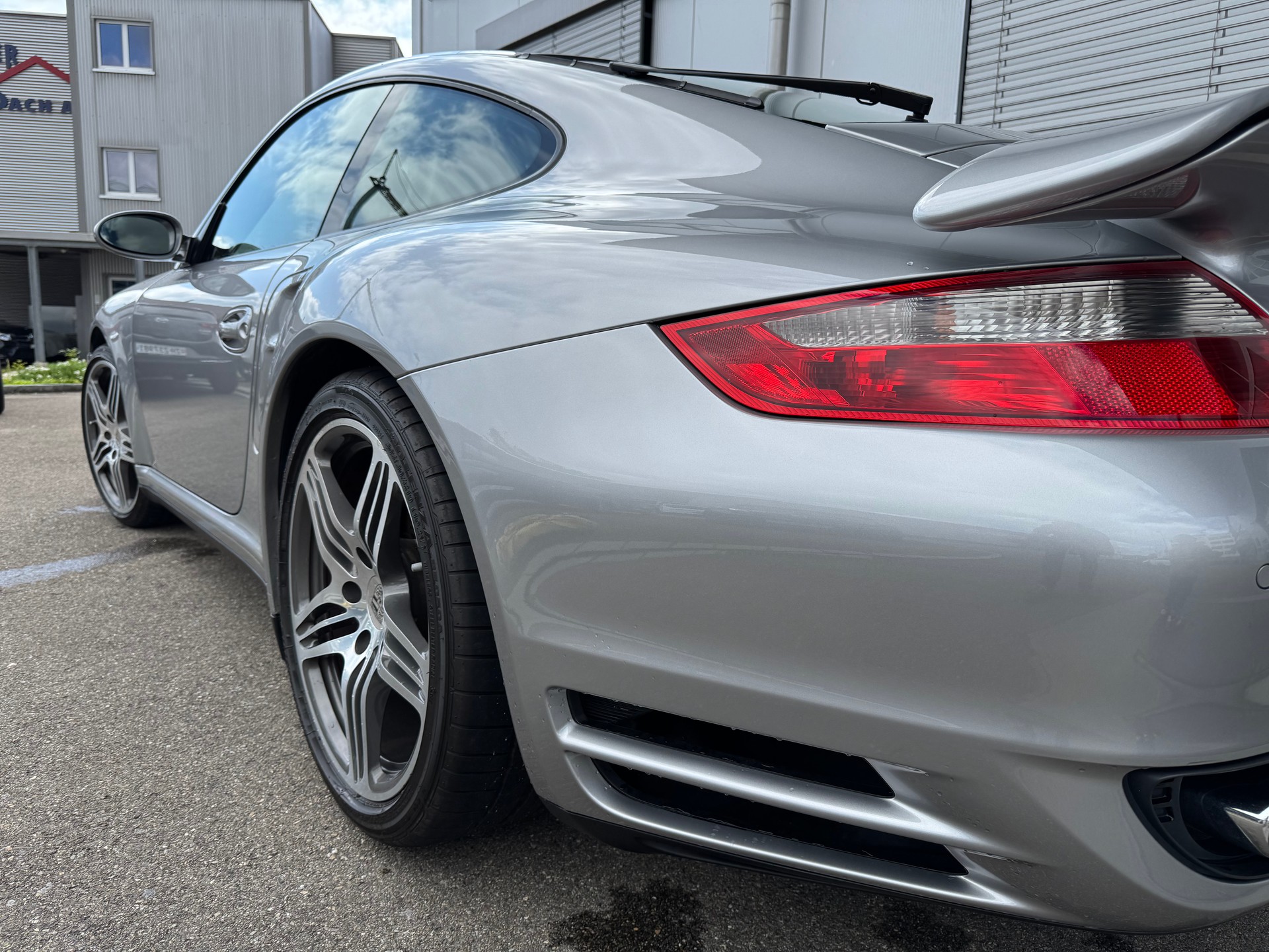 PORSCHE 911 Turbo-image-4