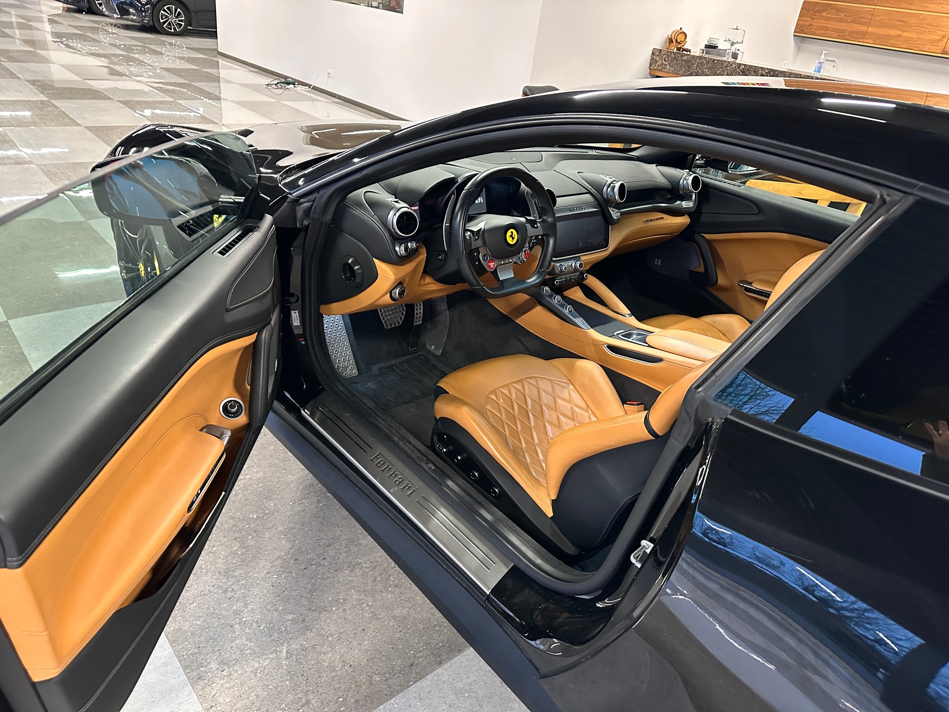 FERRARI GTC 4 Lusso-image-9
