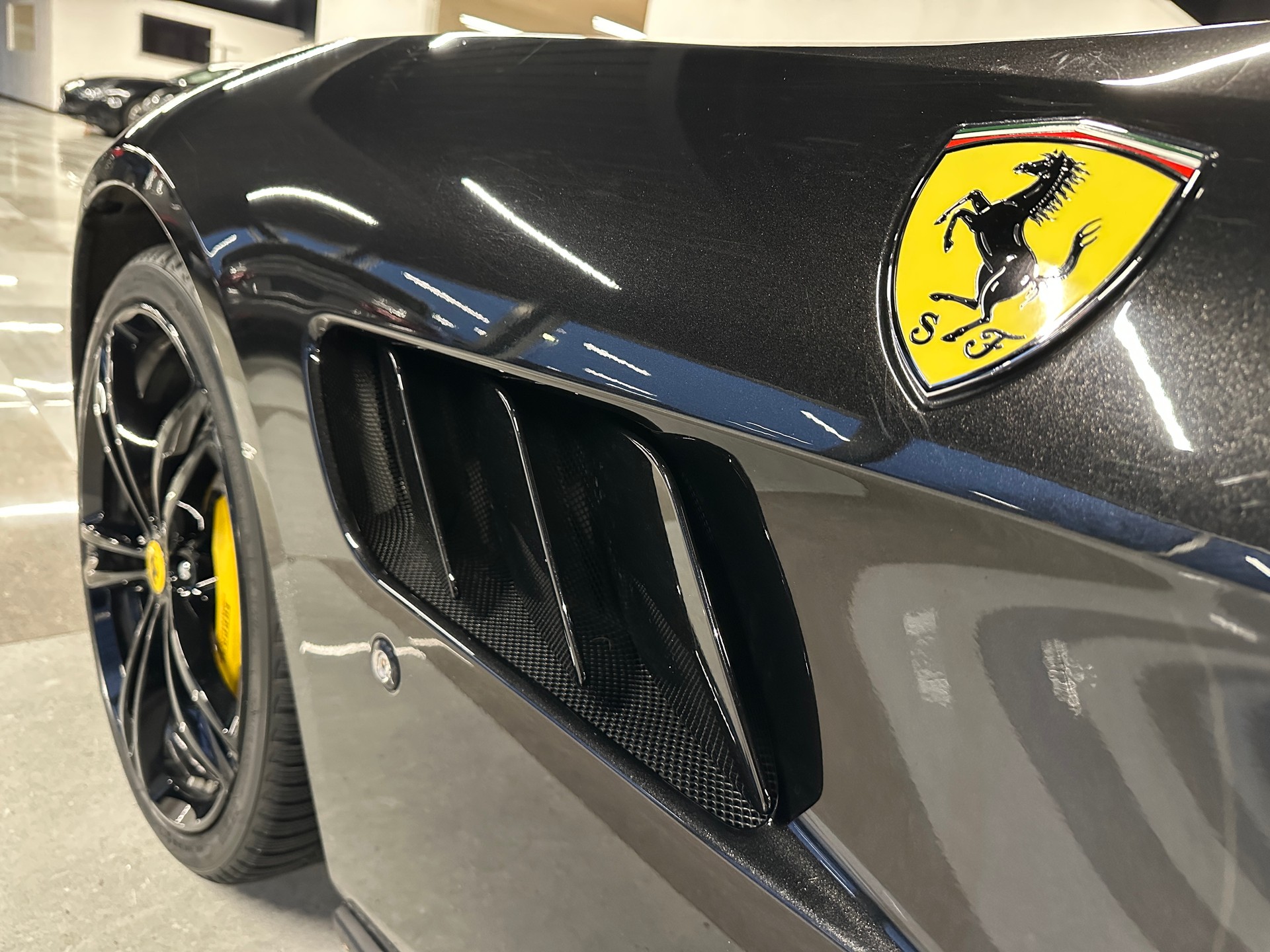 FERRARI GTC 4 Lusso-image-4