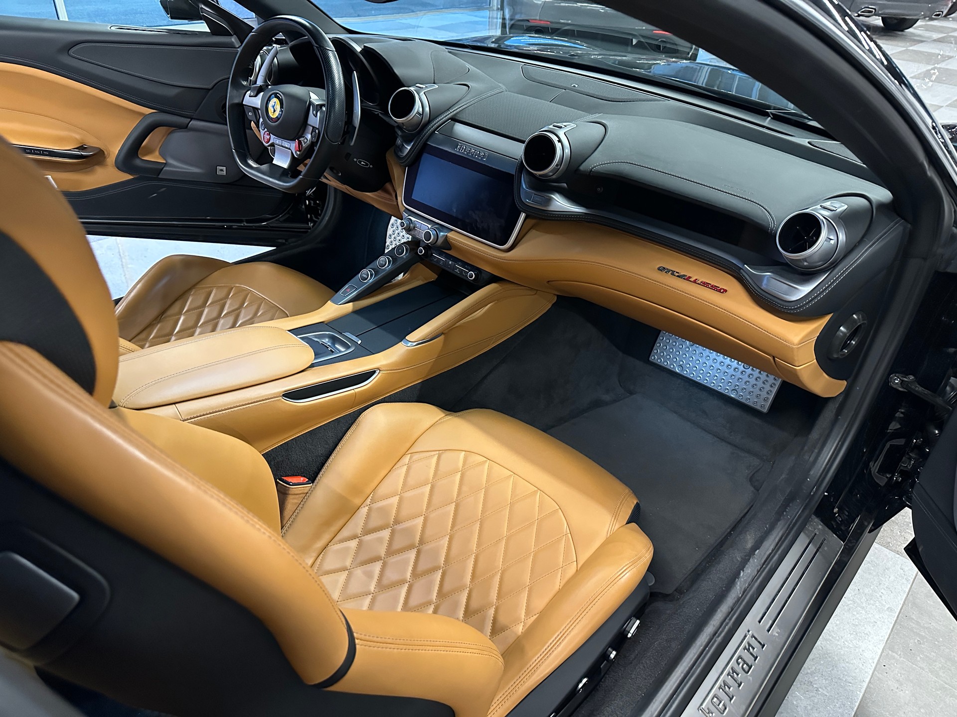 FERRARI GTC 4 Lusso-image-10