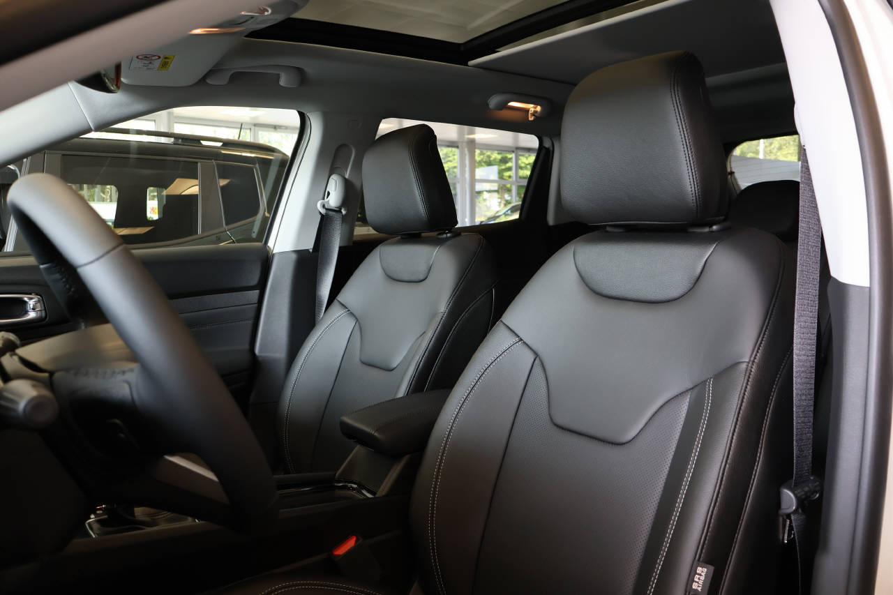 JEEP Compass 1.3 Summit 4xe-image-9