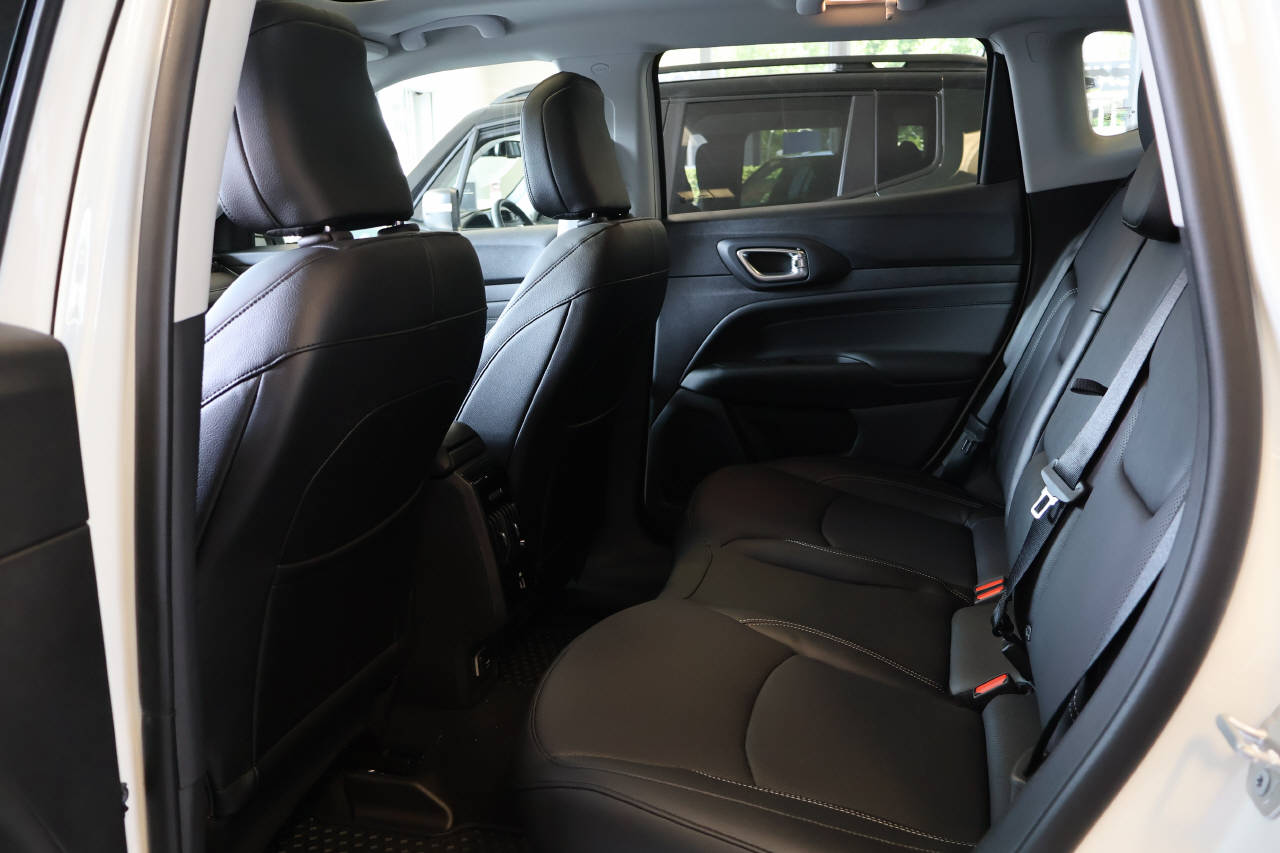JEEP Compass 1.3 Summit 4xe-image-15