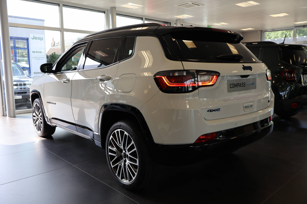 JEEP Compass 1.3 Summit 4xe-image-4