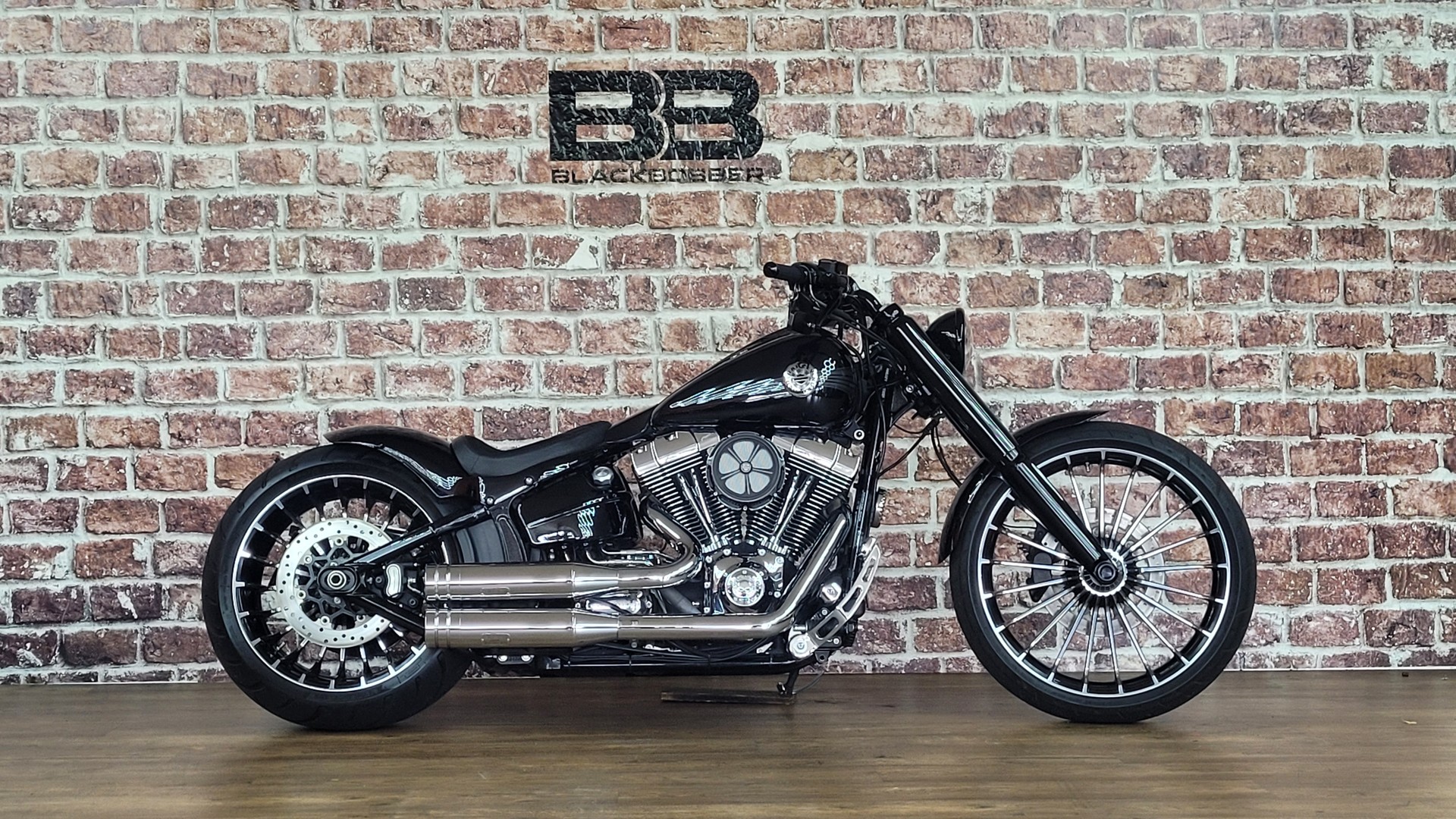 HARLEY-DAVIDSON FXSB Breakout 103 ABS-showroom-element-1