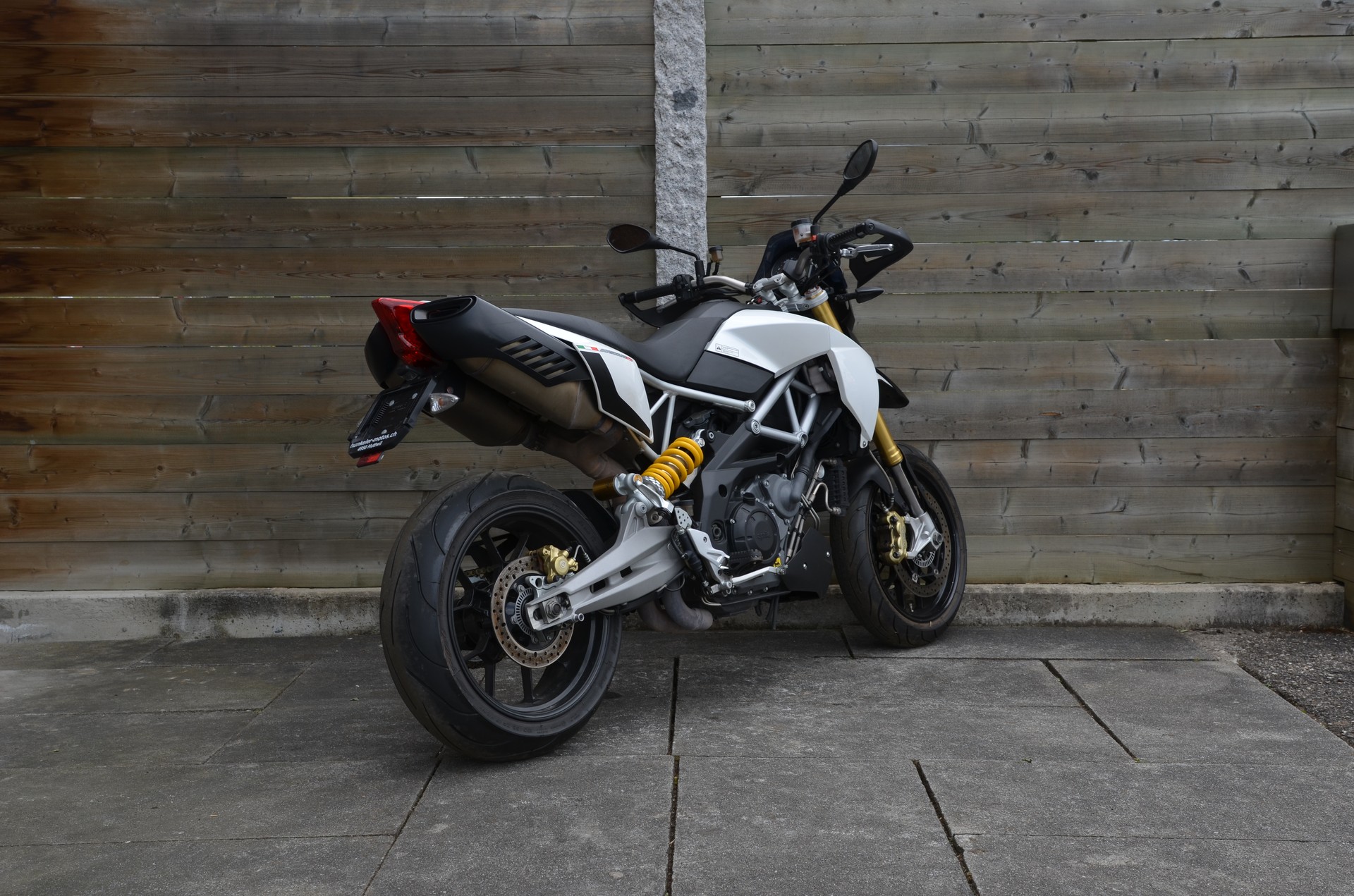 APRILIA Dorsoduro 1200 ABS/TC-showroom-element-2