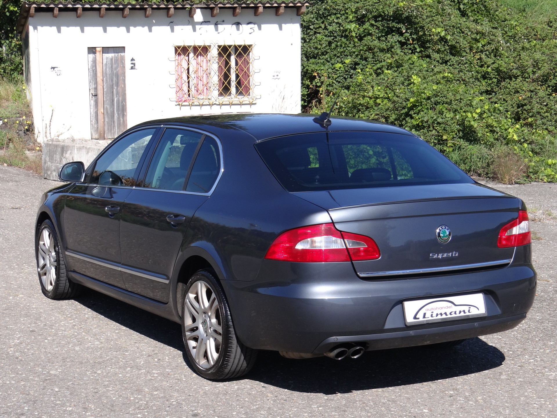 SKODA Superb 2.0 TDi Elegance DSG-image-7