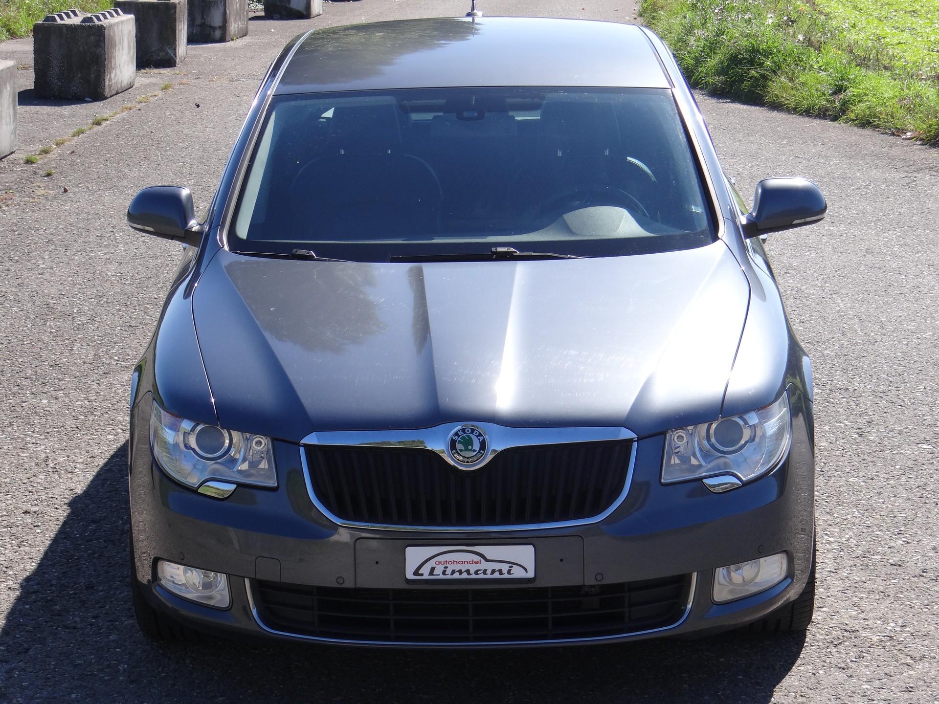 SKODA Superb 2.0 TDi Elegance DSG-image-2