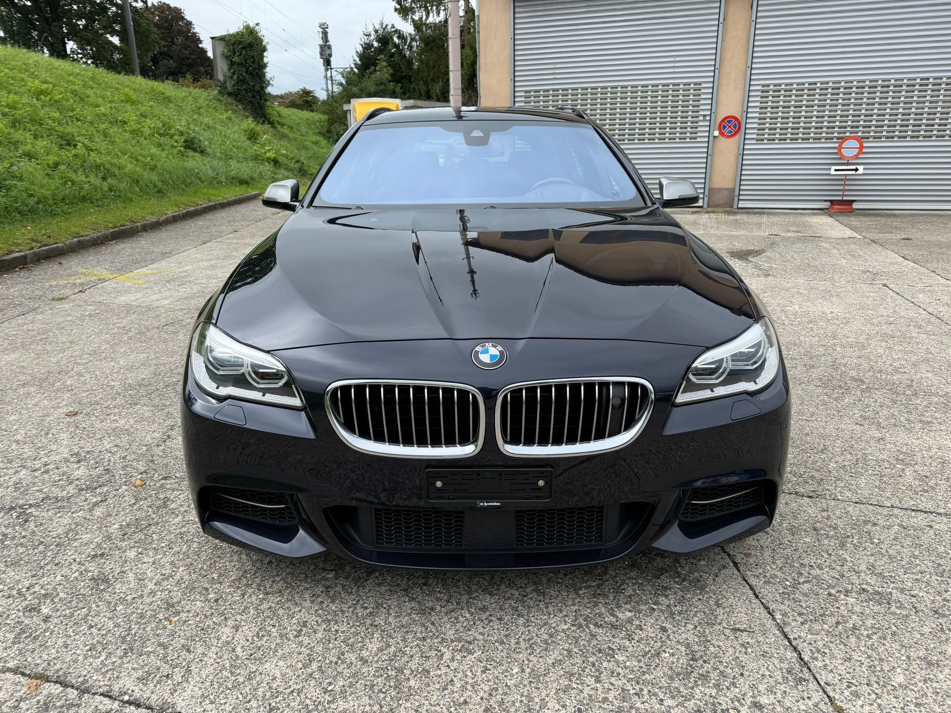 BMW M550d Touring xDrive Steptronic-image-7