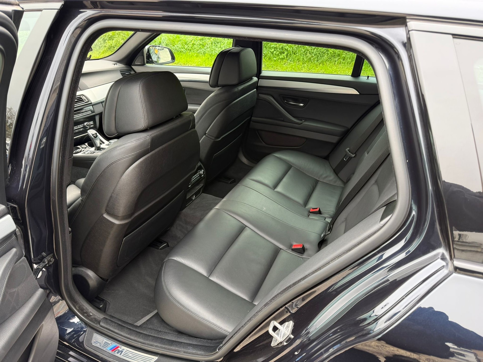 BMW M550d Touring xDrive Steptronic-image-10