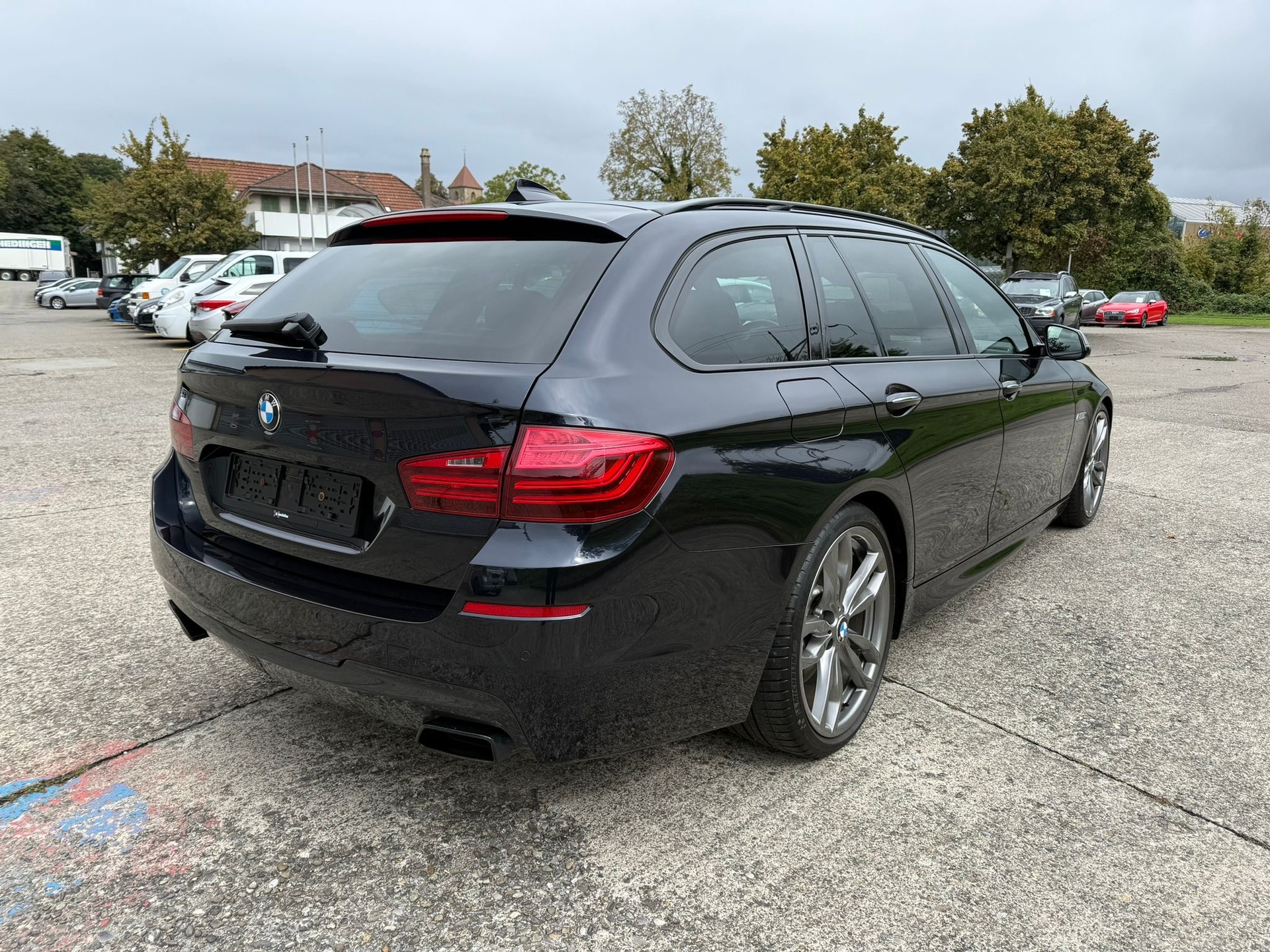 BMW M550d Touring xDrive Steptronic-image-4