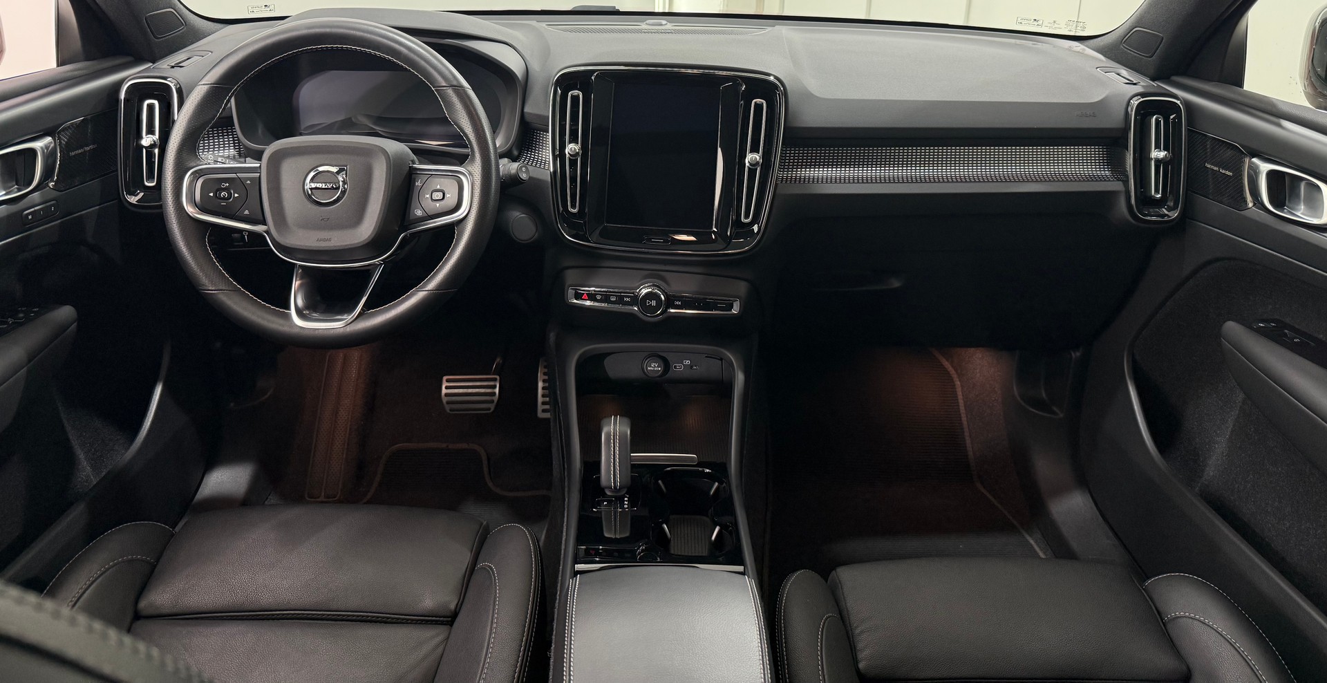 POLESTAR XC40 P8 AWD Pure Electric R-Design-image-4