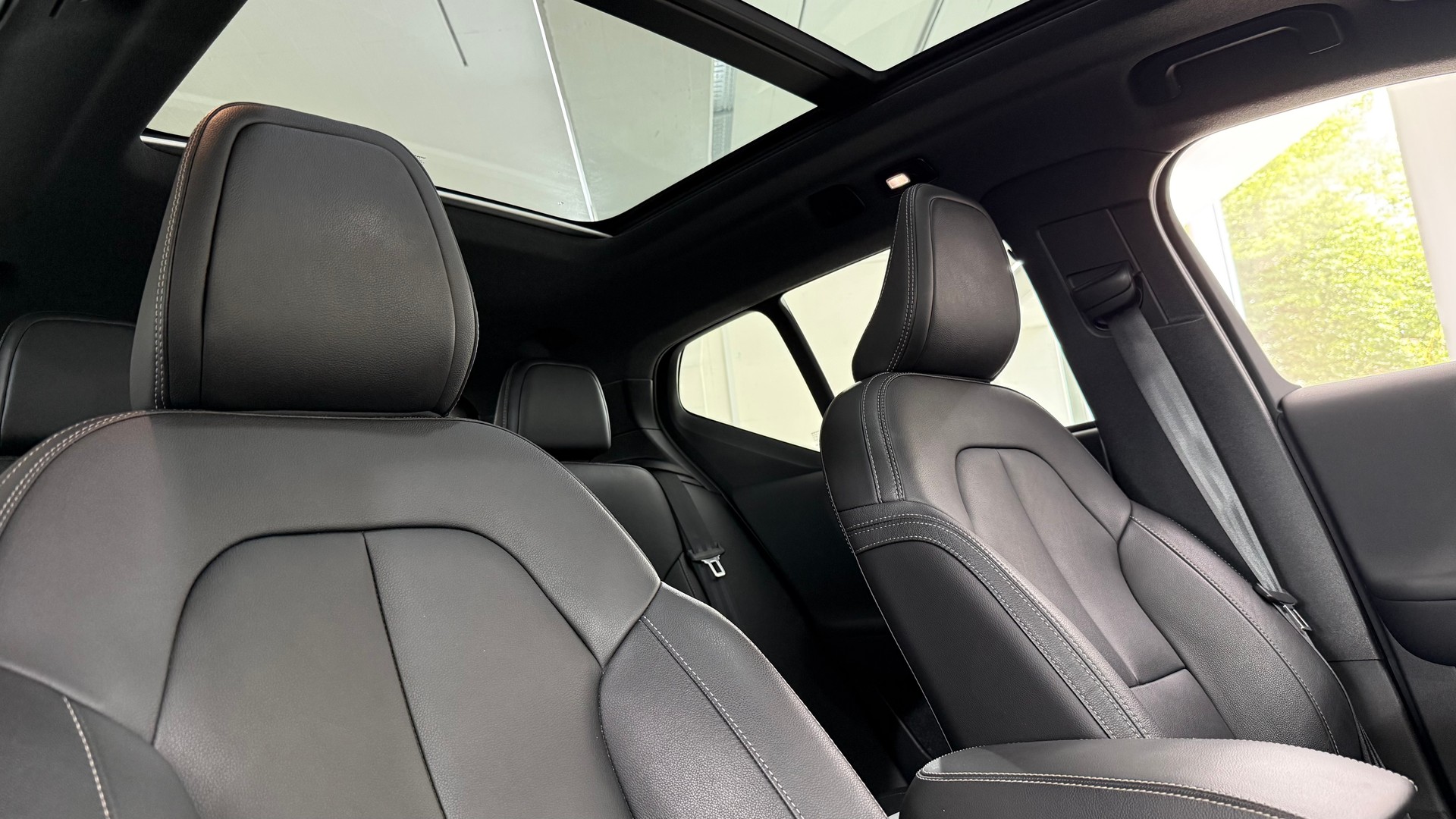 POLESTAR XC40 P8 AWD Pure Electric R-Design-image-13