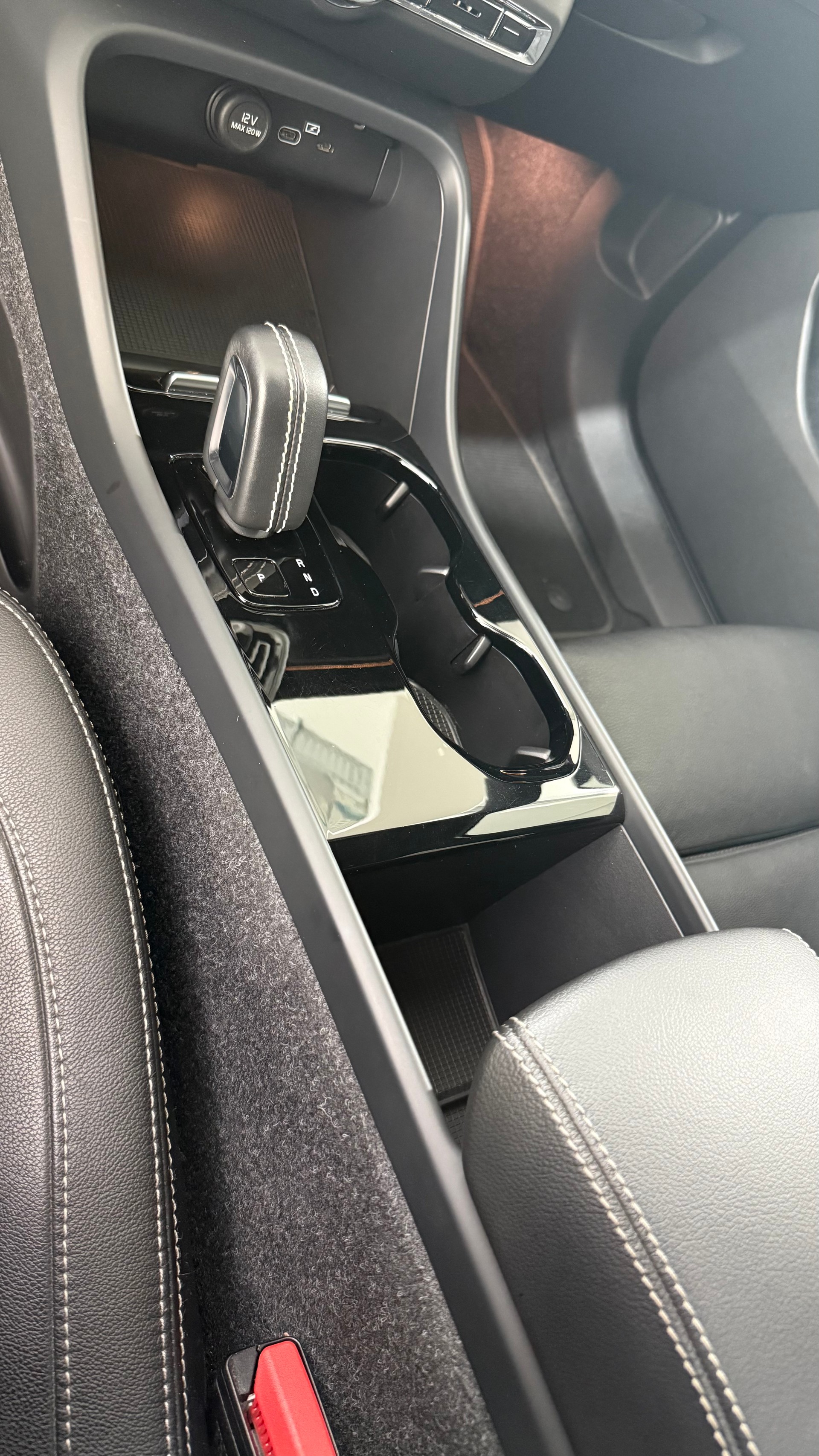 POLESTAR XC40 P8 AWD Pure Electric R-Design-image-11