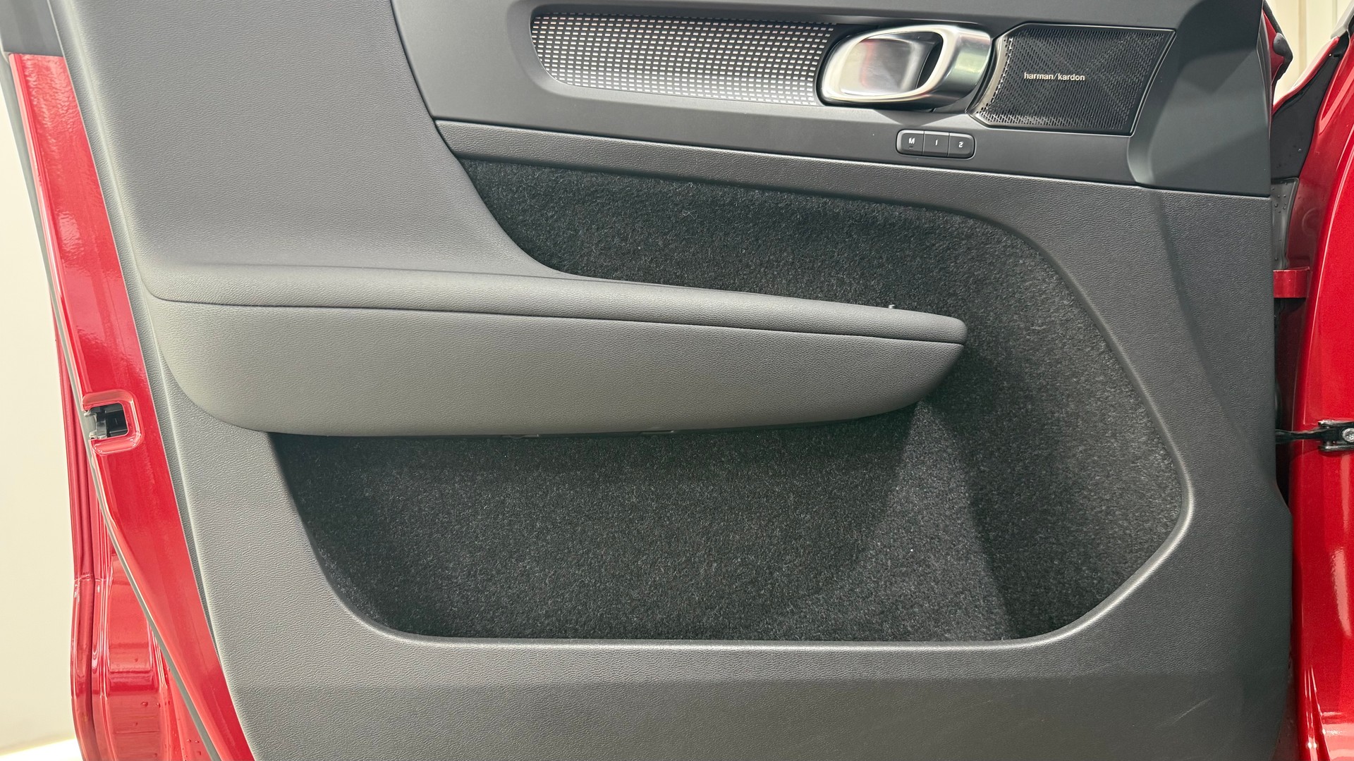 POLESTAR XC40 P8 AWD Pure Electric R-Design-image-9
