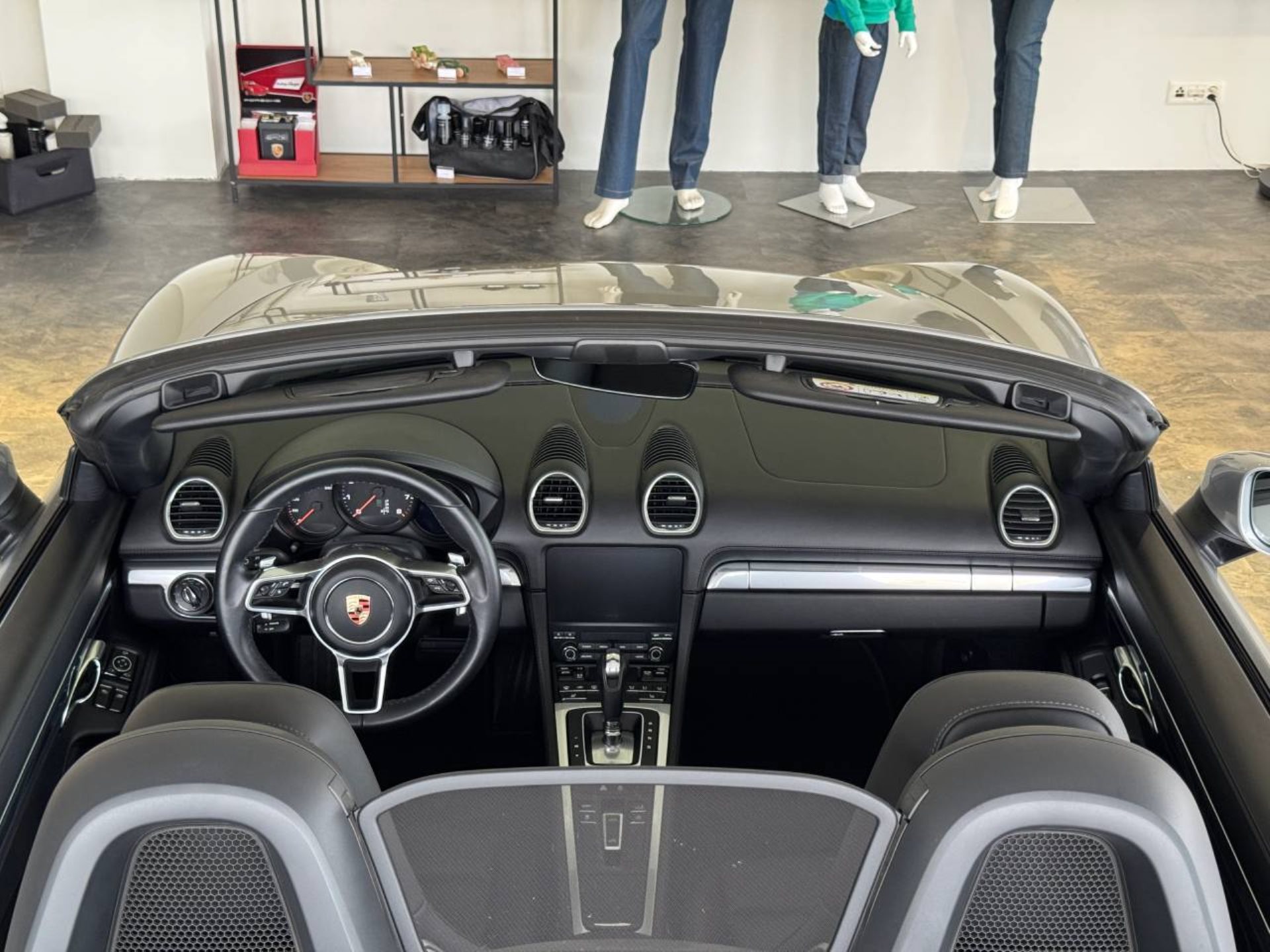 PORSCHE 718 Boxster-image-28