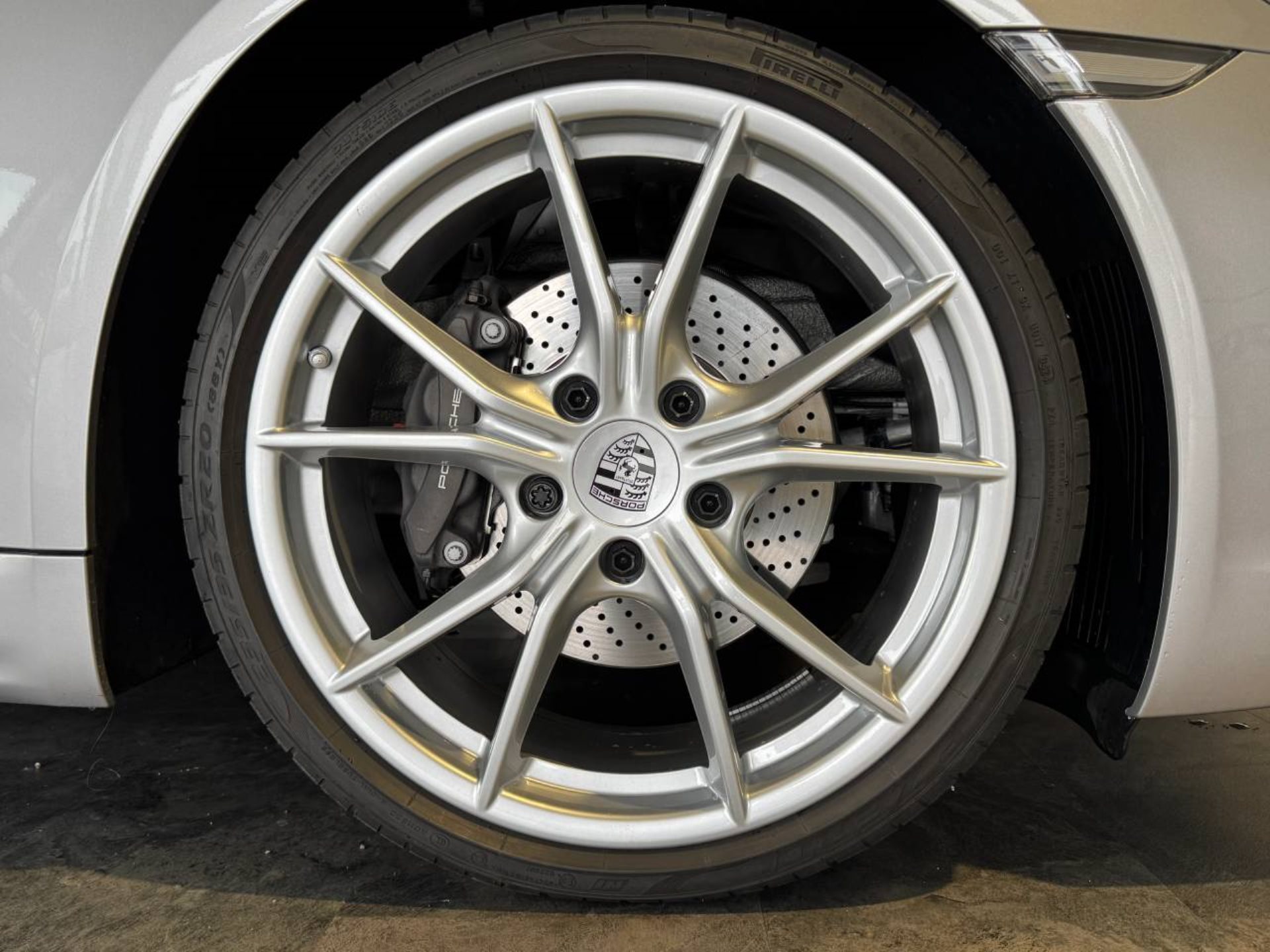 PORSCHE 718 Boxster-image-13