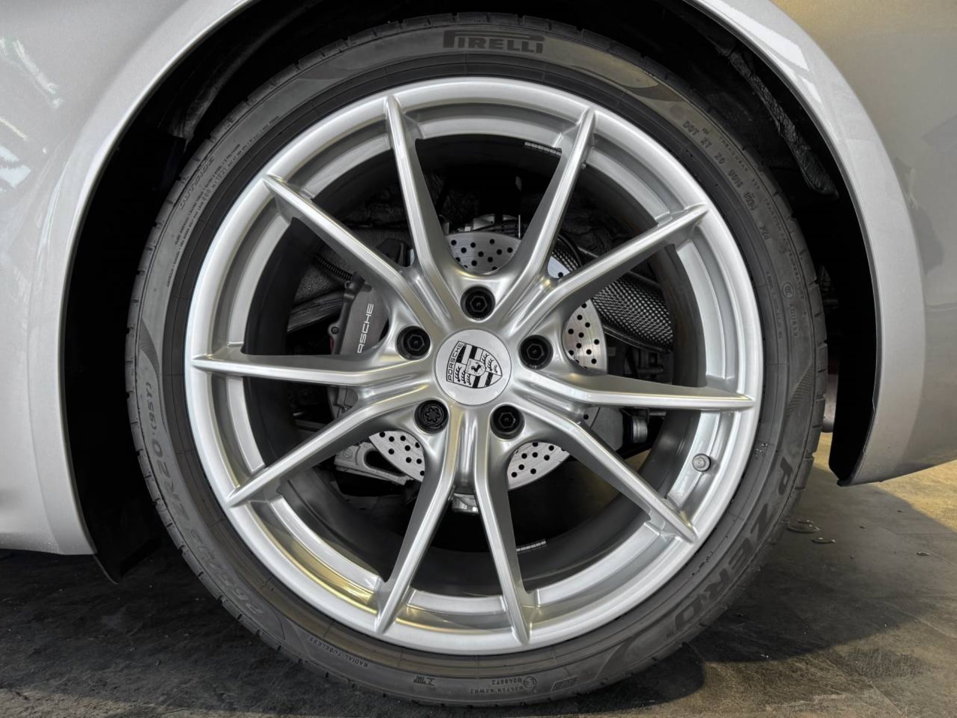 PORSCHE 718 Boxster-image-12