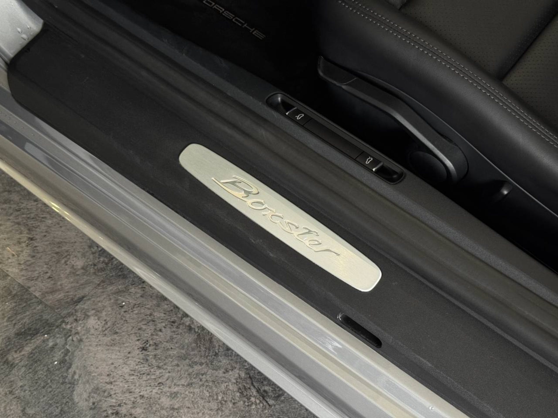 PORSCHE 718 Boxster-image-27