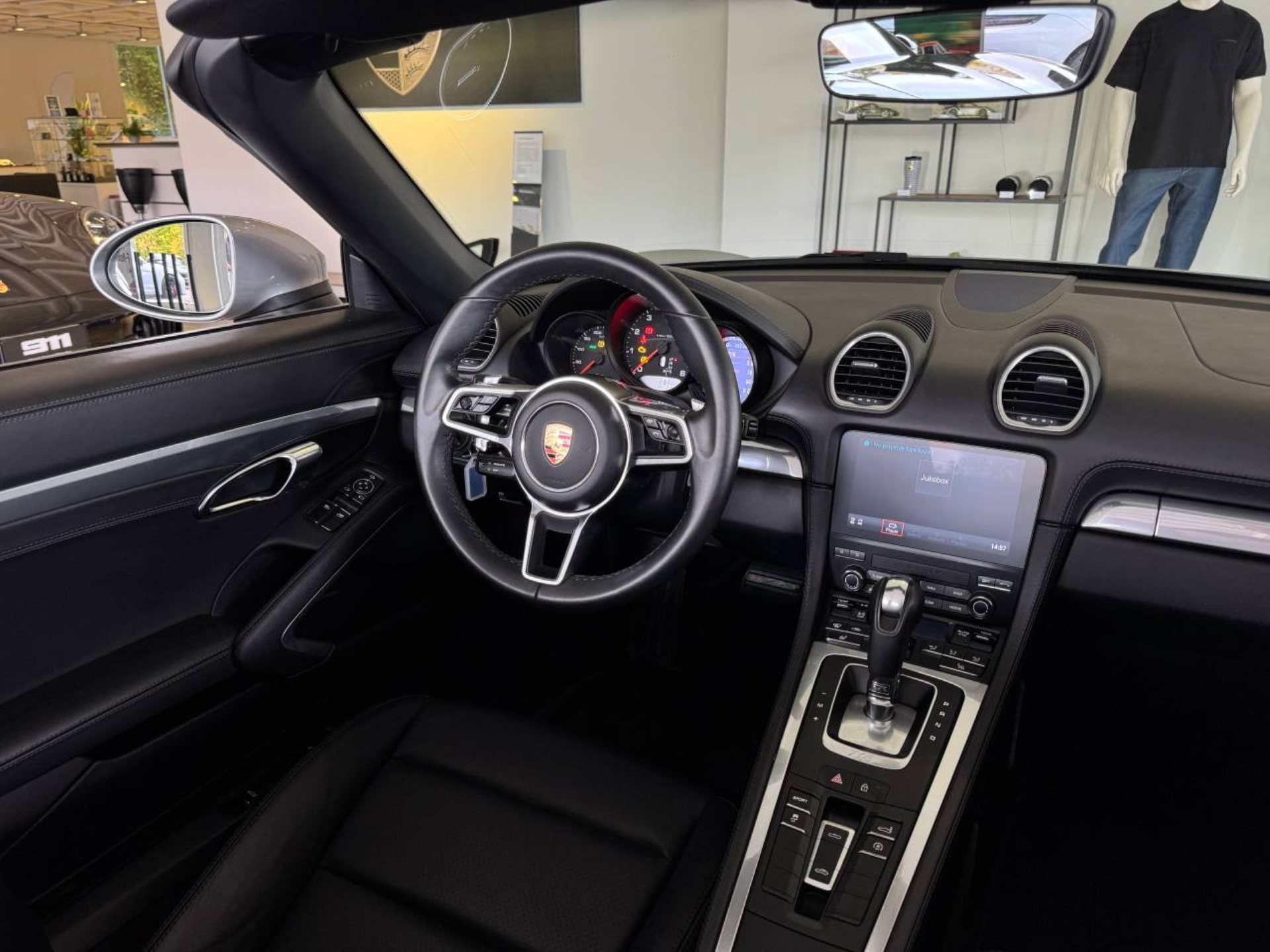 PORSCHE 718 Boxster-image-18