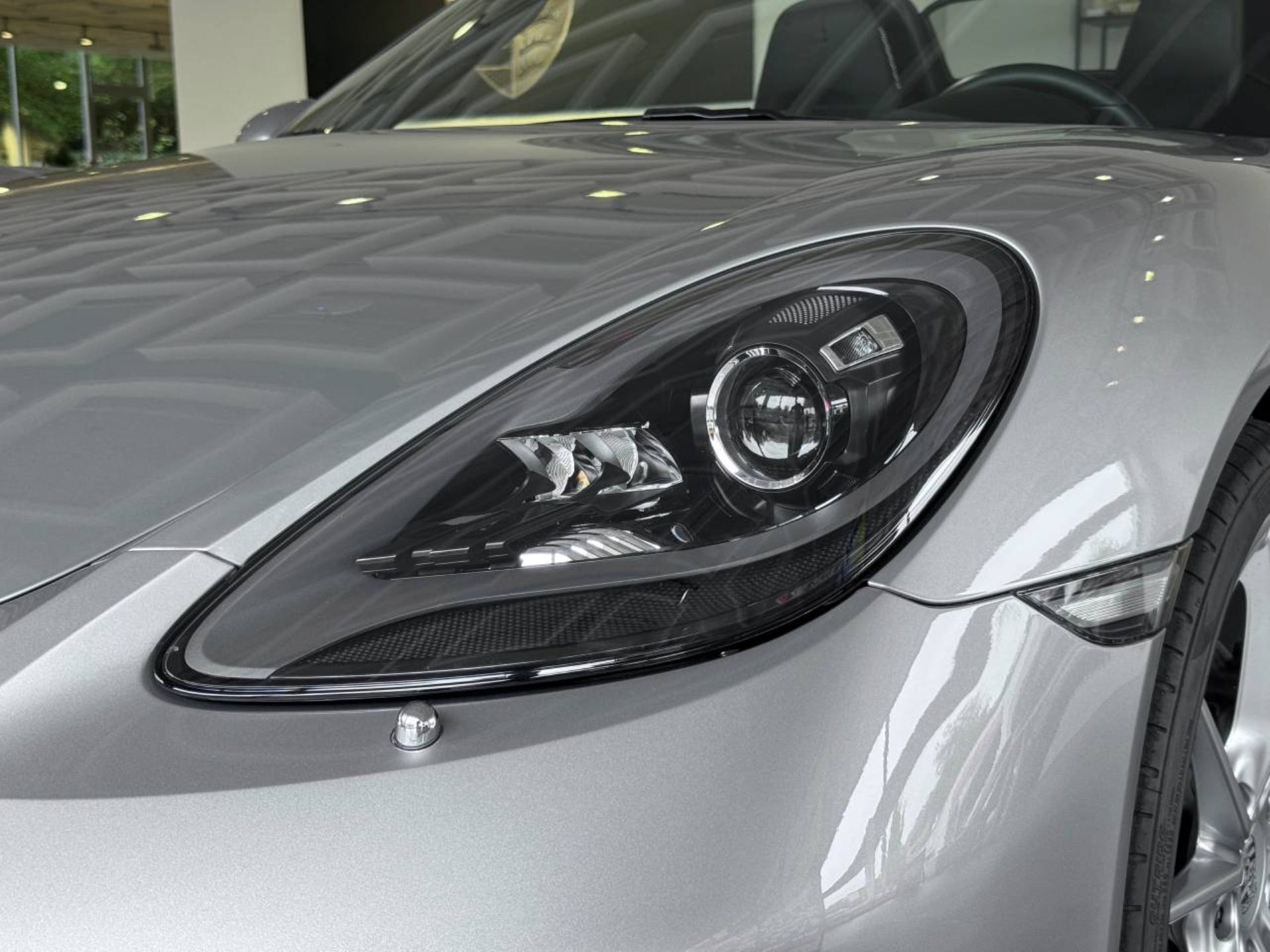 PORSCHE 718 Boxster-image-32