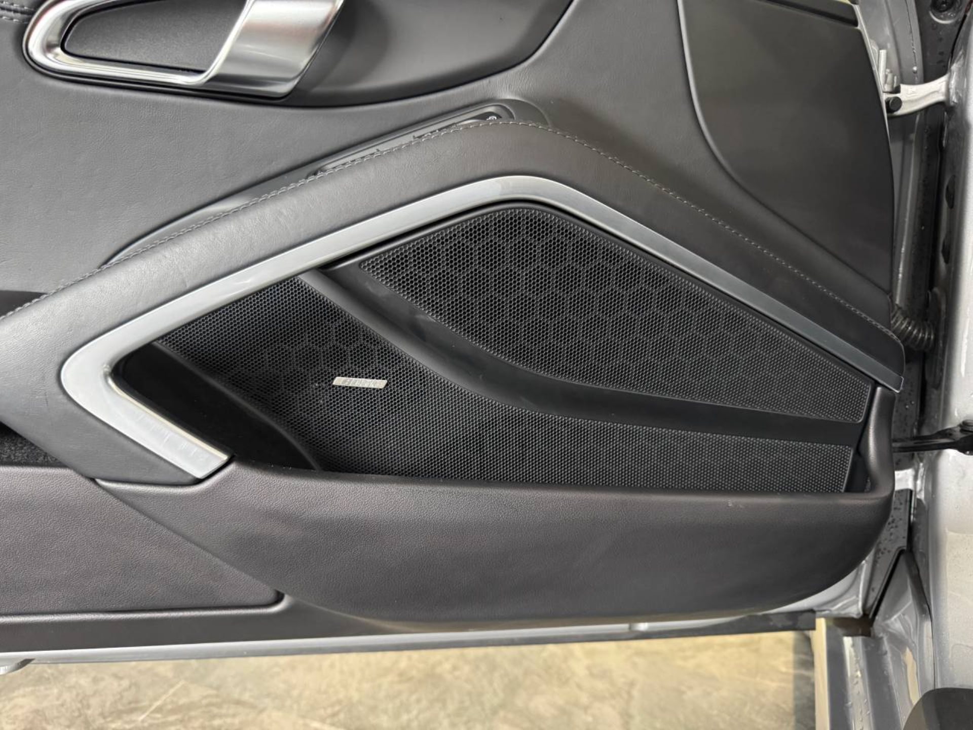 PORSCHE 718 Boxster-image-26