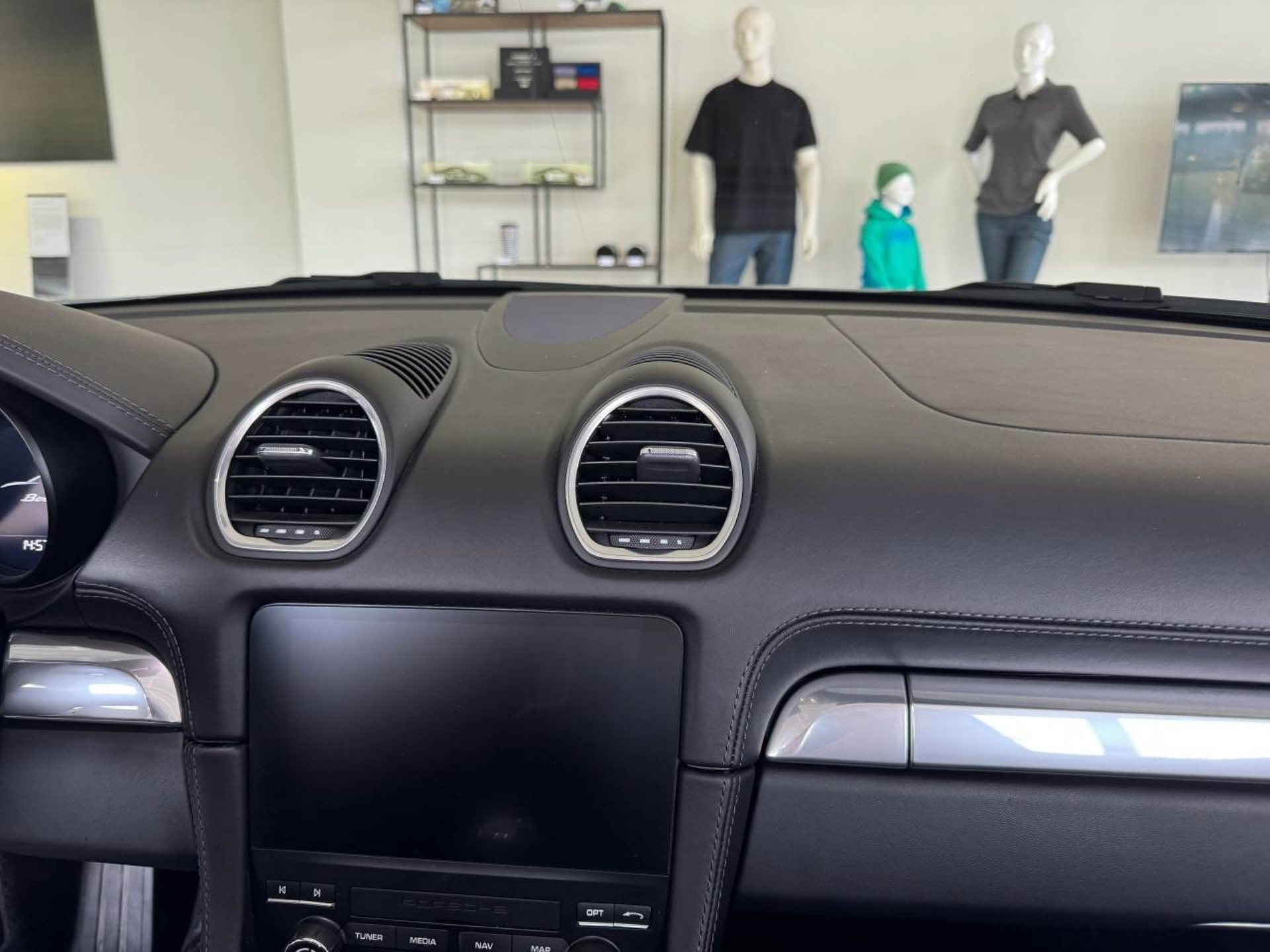 PORSCHE 718 Boxster-image-21