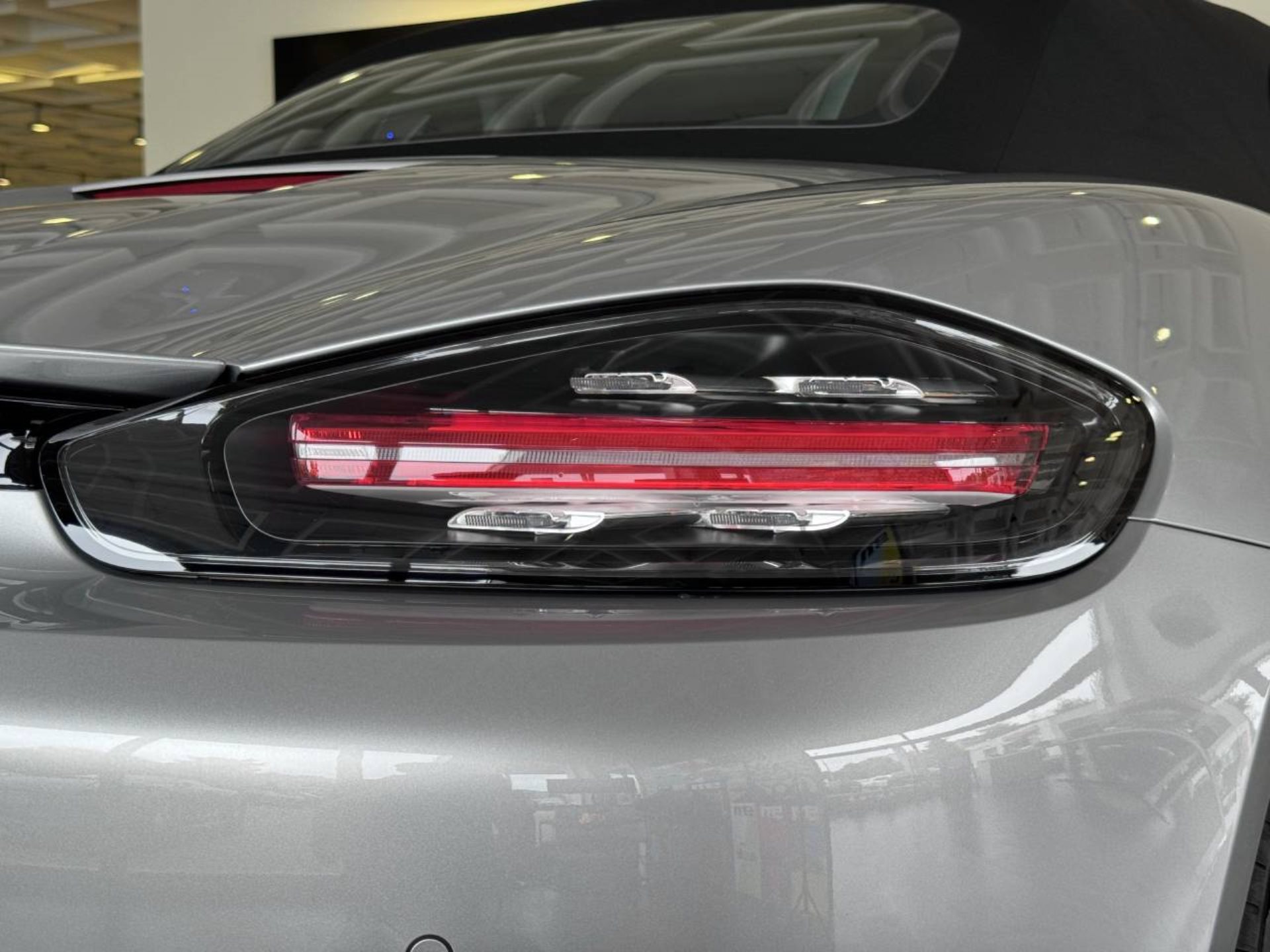 PORSCHE 718 Boxster-image-37