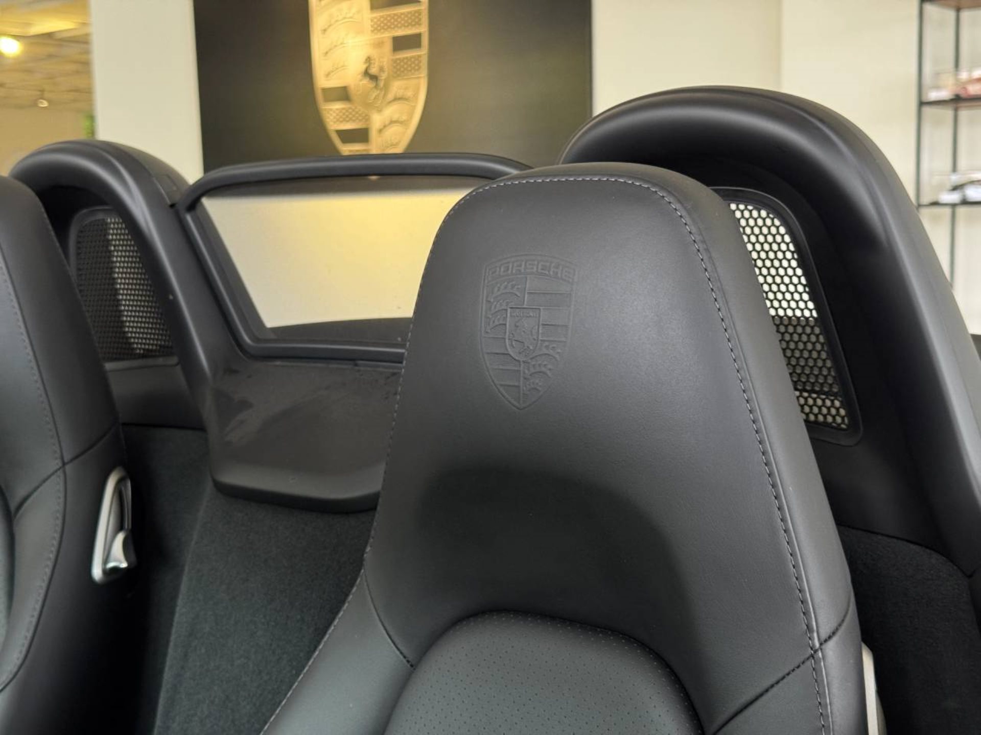 PORSCHE 718 Boxster-image-29