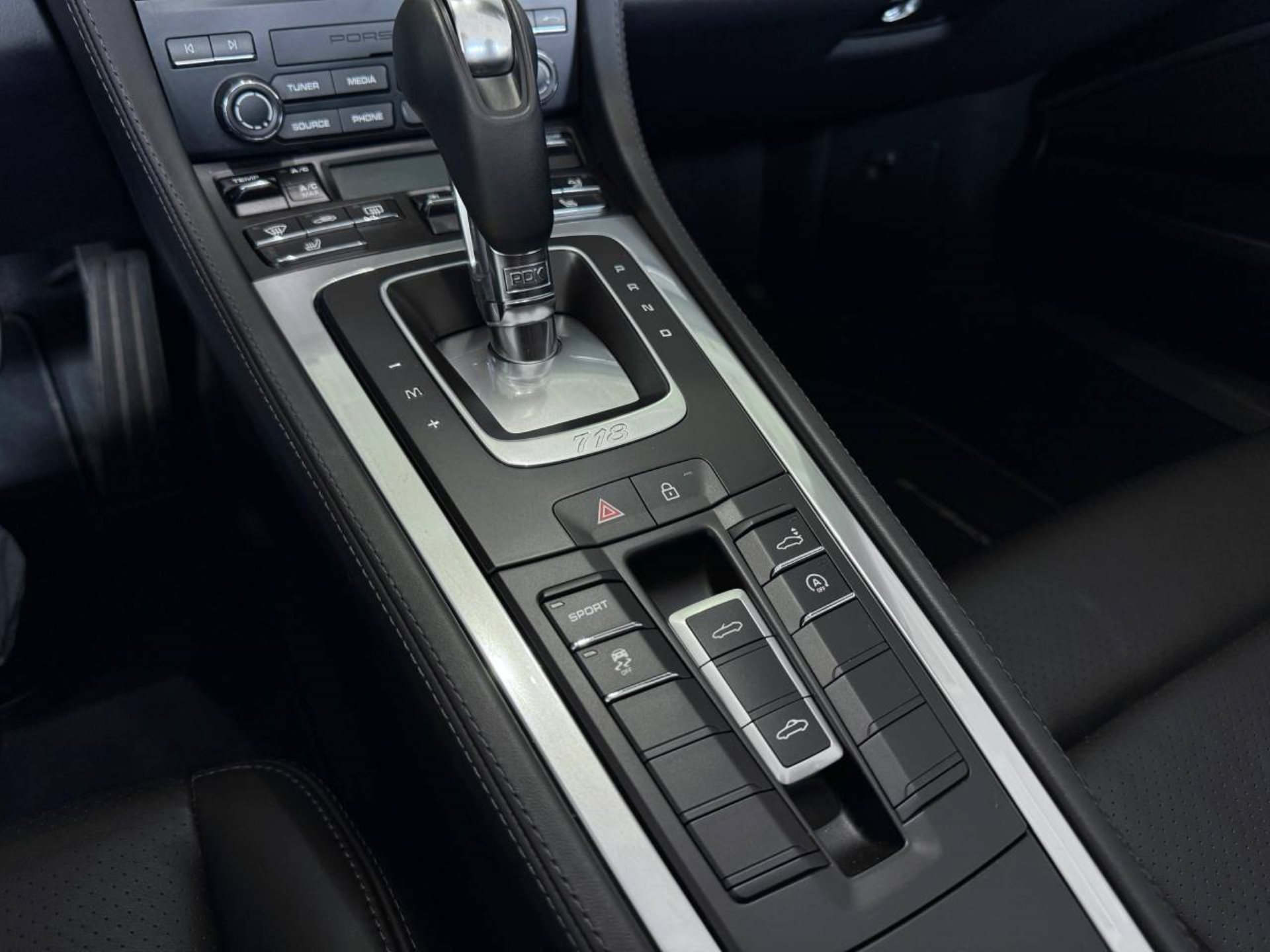 PORSCHE 718 Boxster-image-20