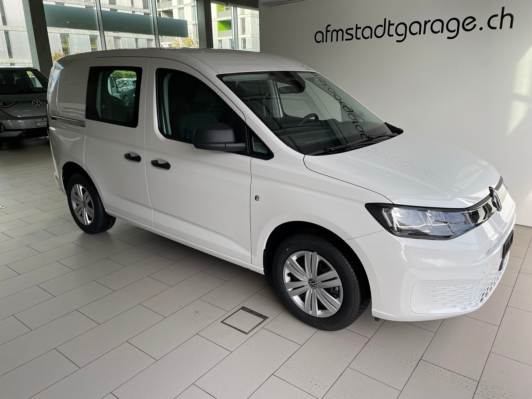 VW Caddy Cargo 2.0TDI 4Motion-image-0