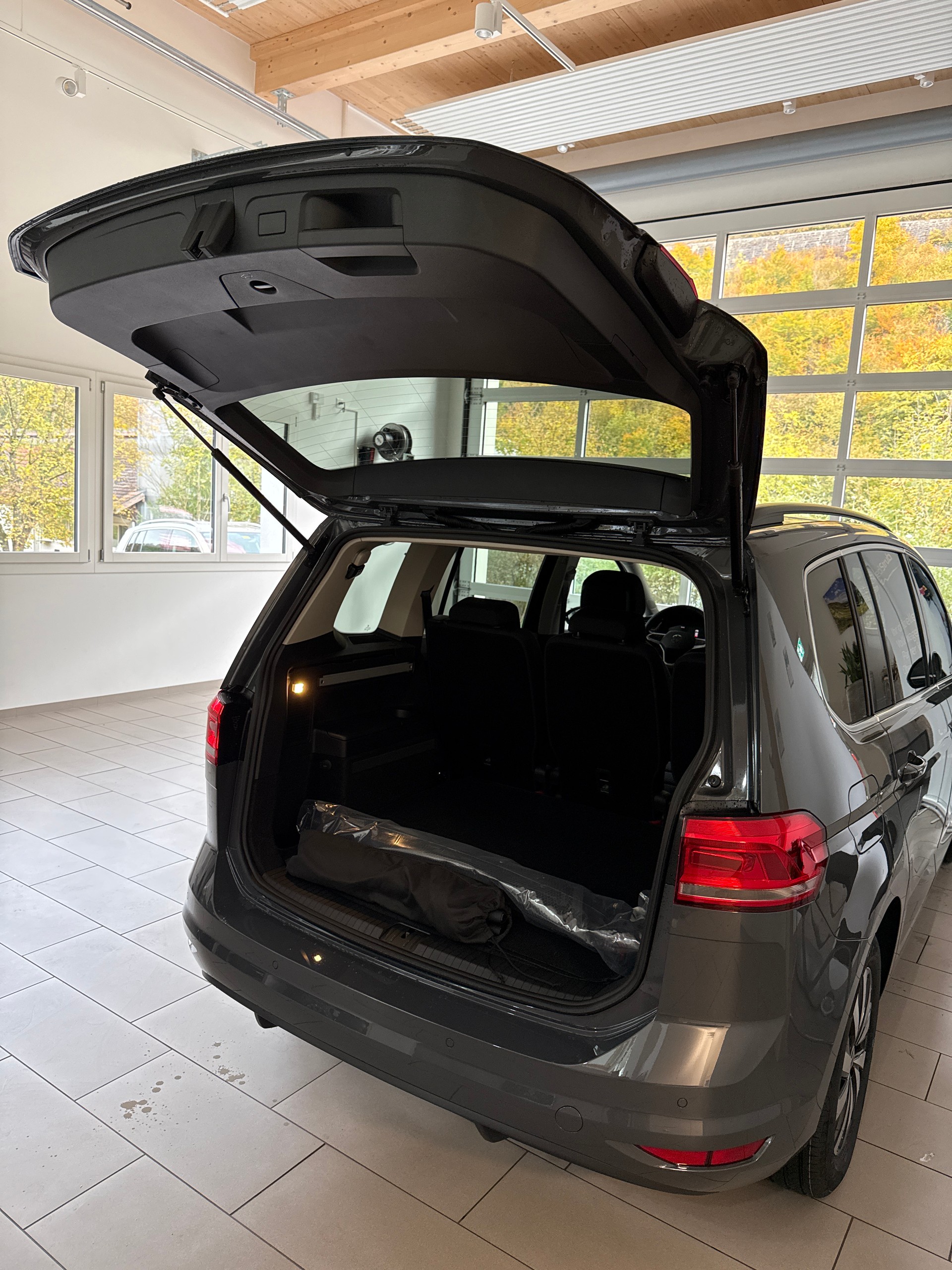 VW Touran CL 1.5TSI 150PS 6G 1500ccm 150PS/110kW 4 Zylinder TSI Benzin-image-5