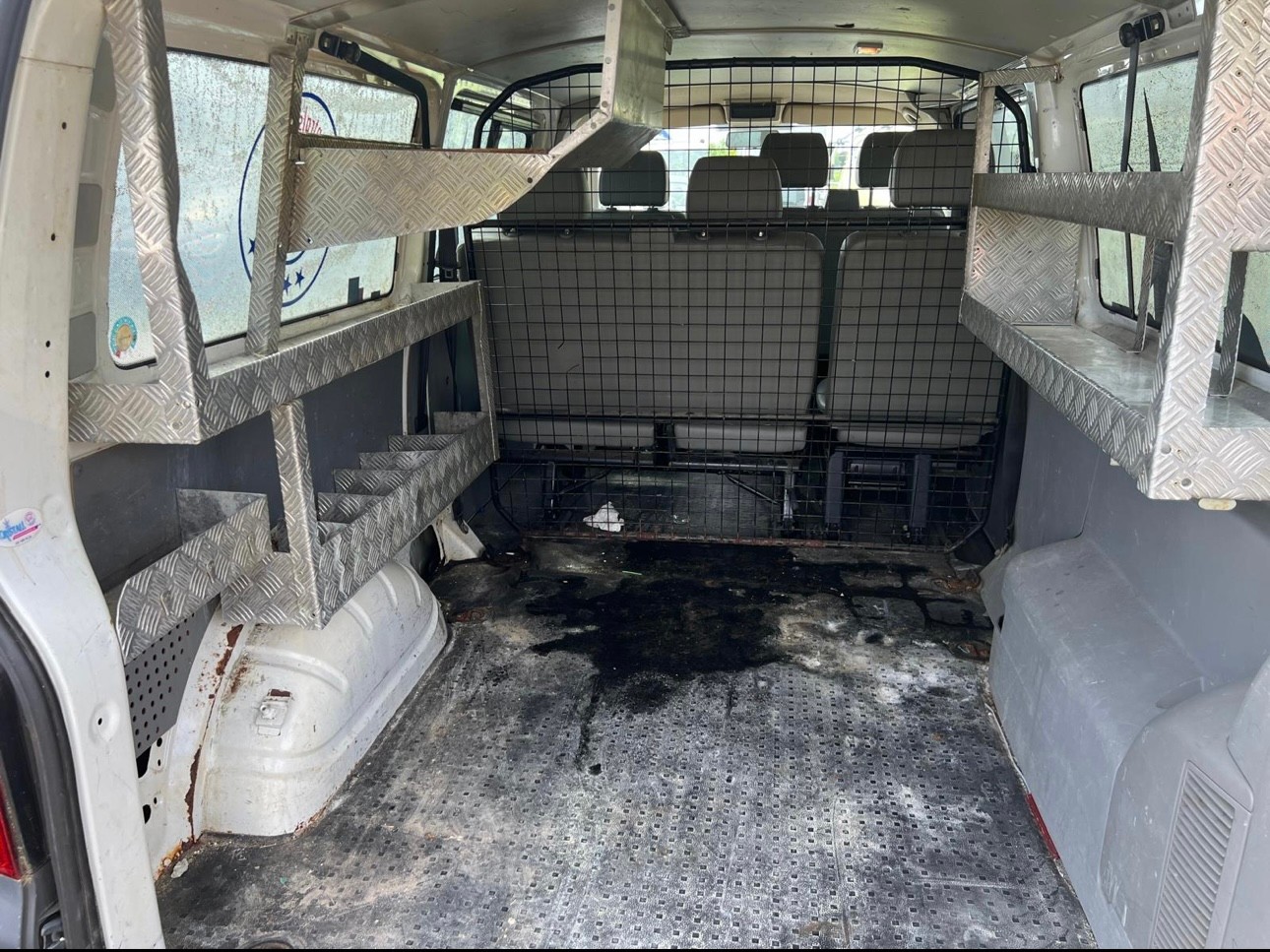 VW T5 2.0 TDI-image-5