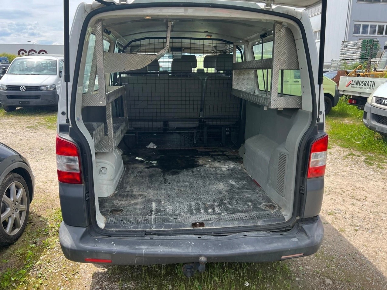 VW T5 2.0 TDI-image-3