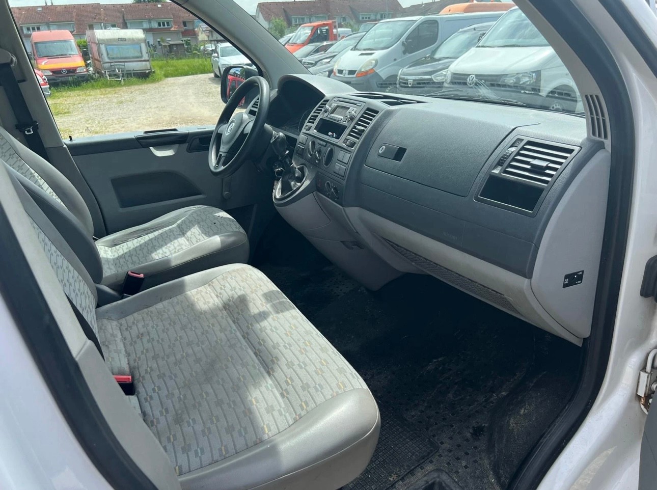 VW T5 2.0 TDI-image-6