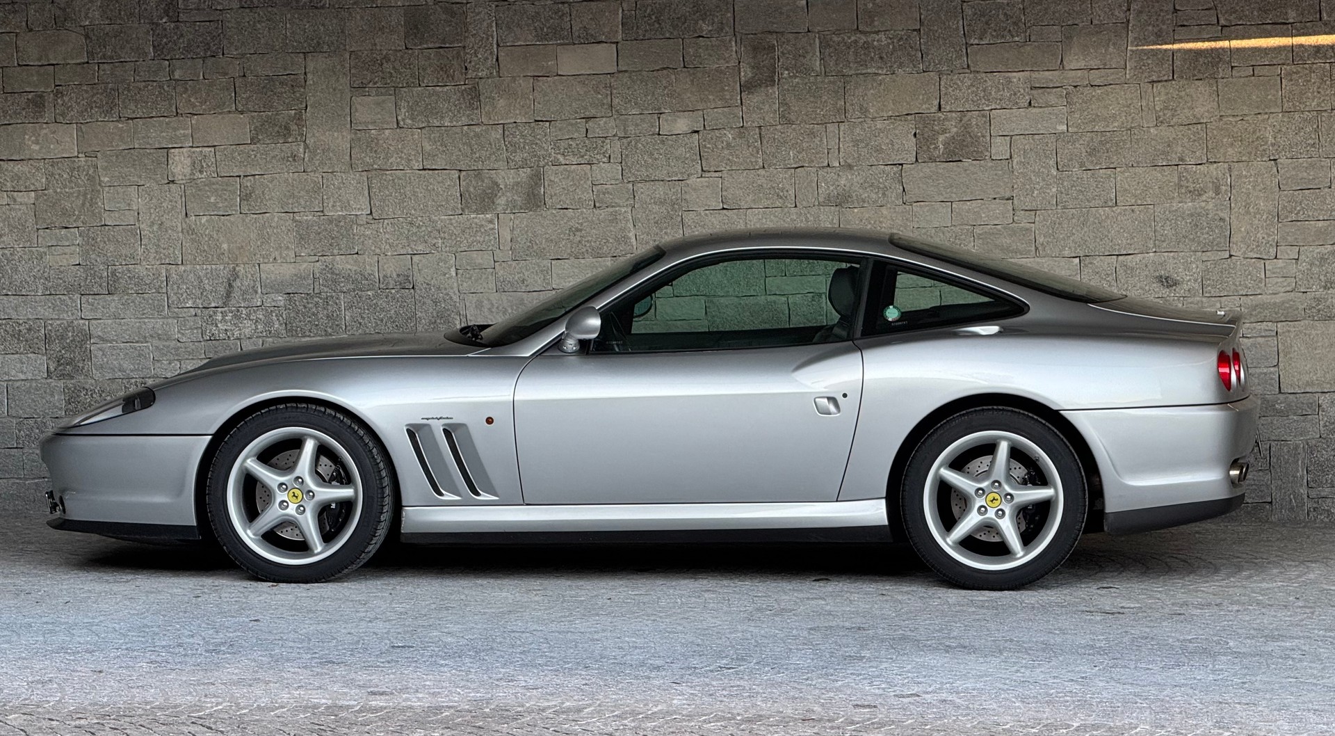 FERRARI F550 Maranello-image-2
