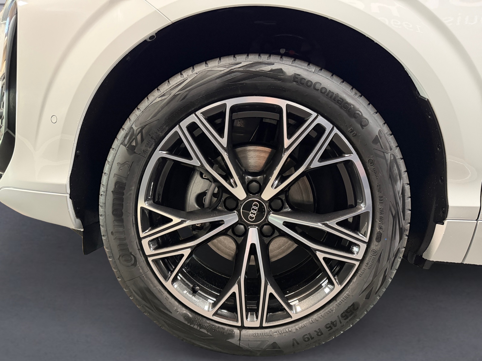AUDI Q3 SUV 110 kW TFSI S tronic-image-11