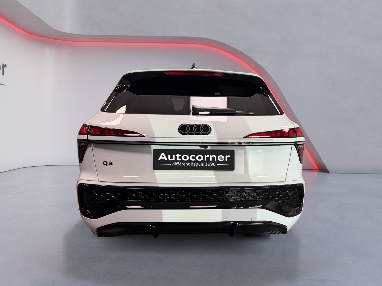 AUDI Q3 SUV 110 kW TFSI S tronic-image-3
