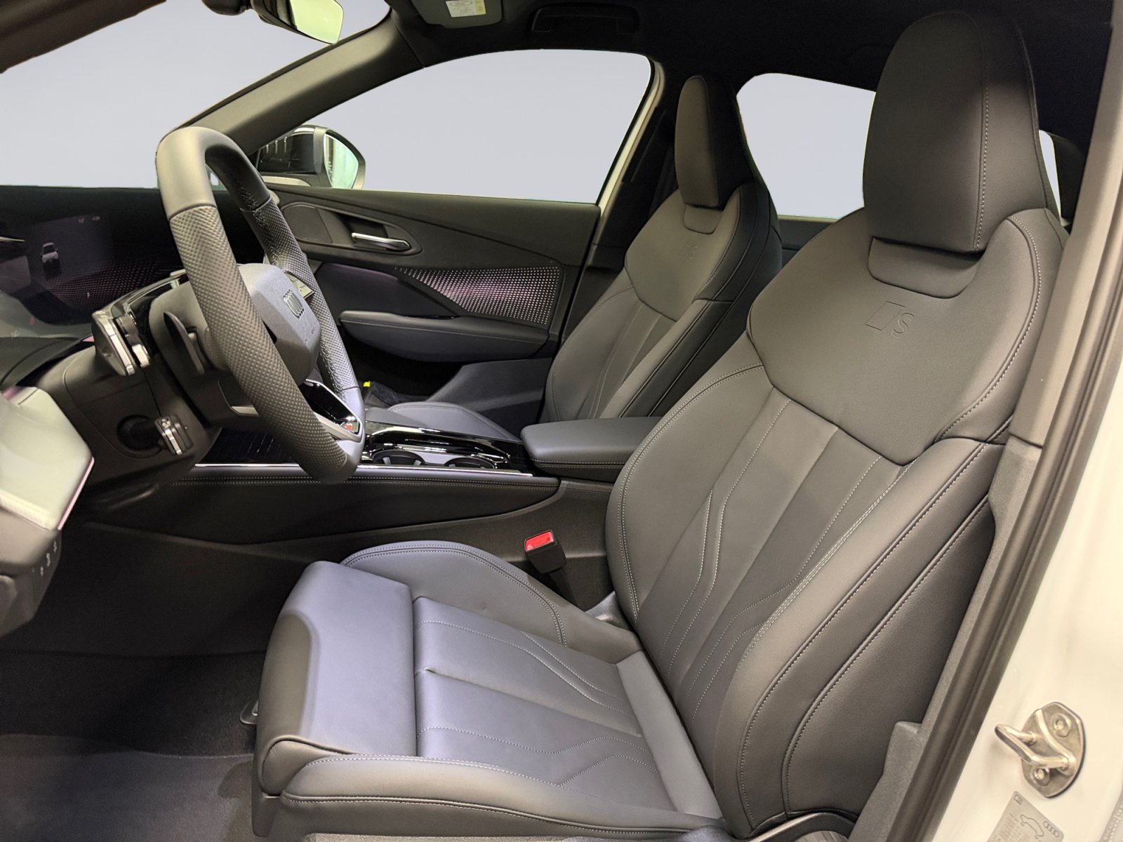 AUDI Q3 SUV 110 kW TFSI S tronic-image-6