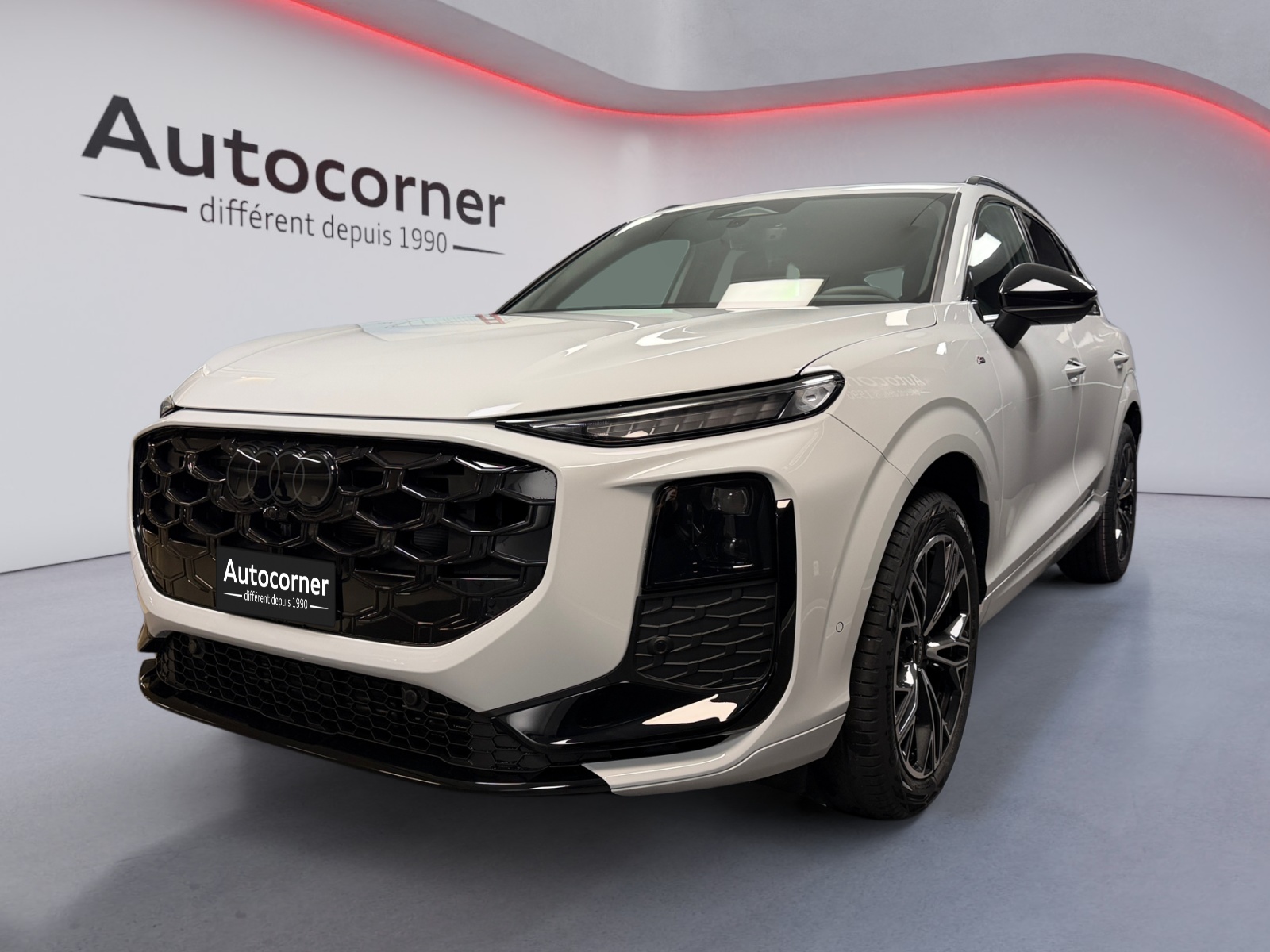 AUDI Q3 SUV 110 kW TFSI S tronic-image-1