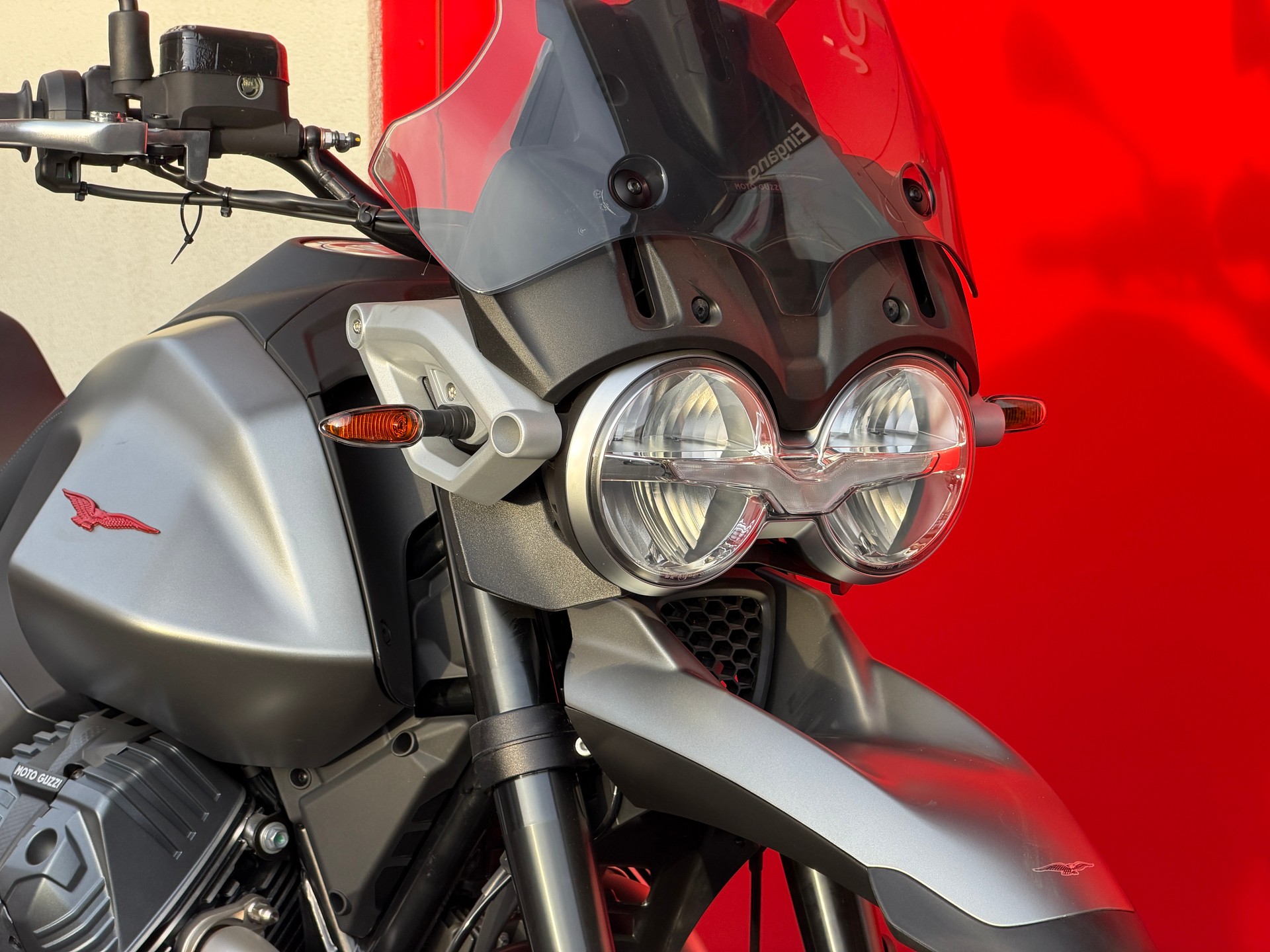 MOTO GUZZI V85 TT Strada E5+-showroom-element-3