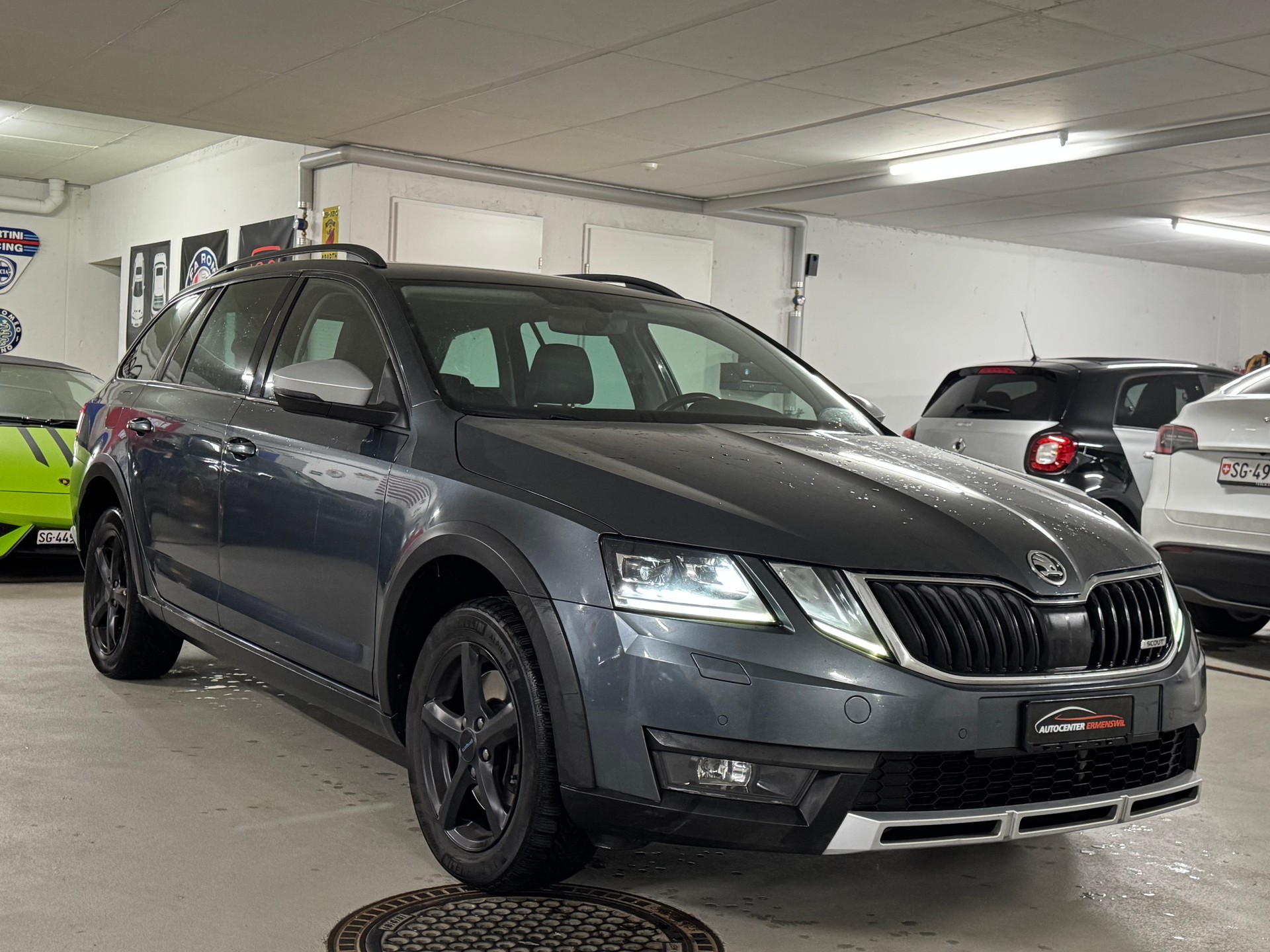SKODA Octavia Combi 1.8 TSI Scout 4x4 DSG-image-2