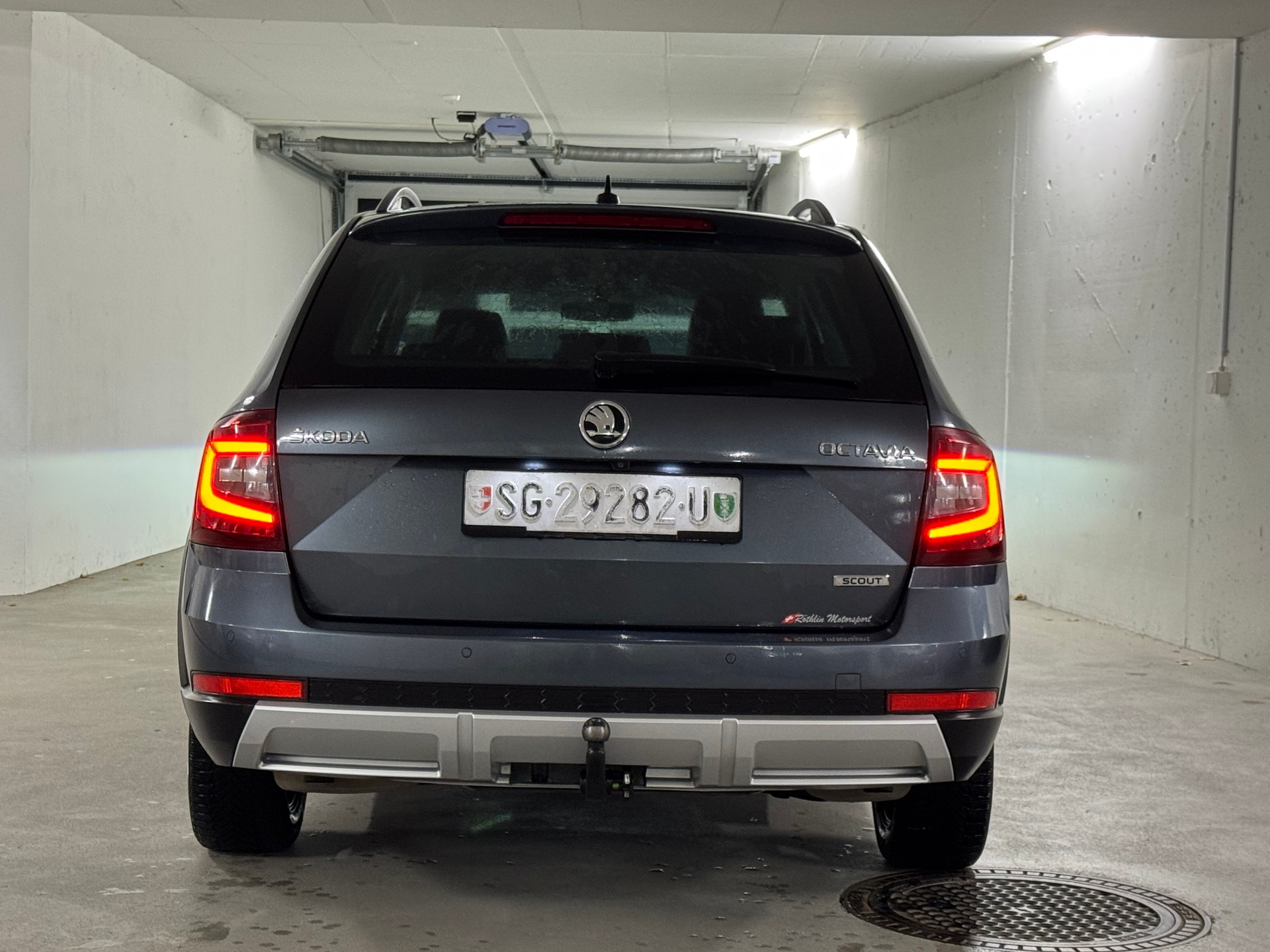 SKODA Octavia Combi 1.8 TSI Scout 4x4 DSG-image-5
