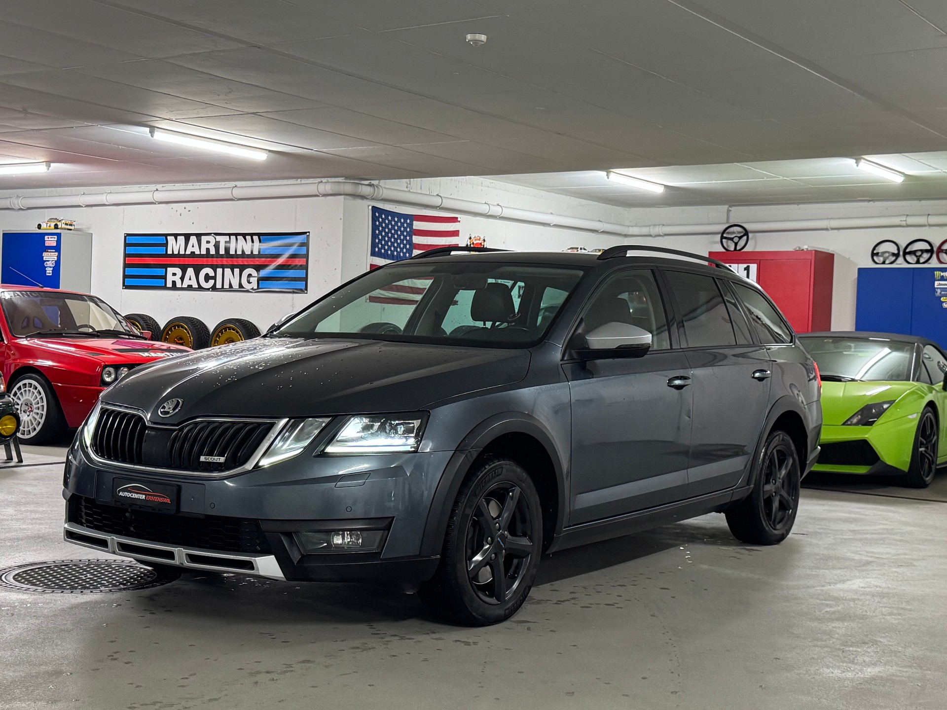 SKODA Octavia Combi 1.8 TSI Scout 4x4 DSG-image-0