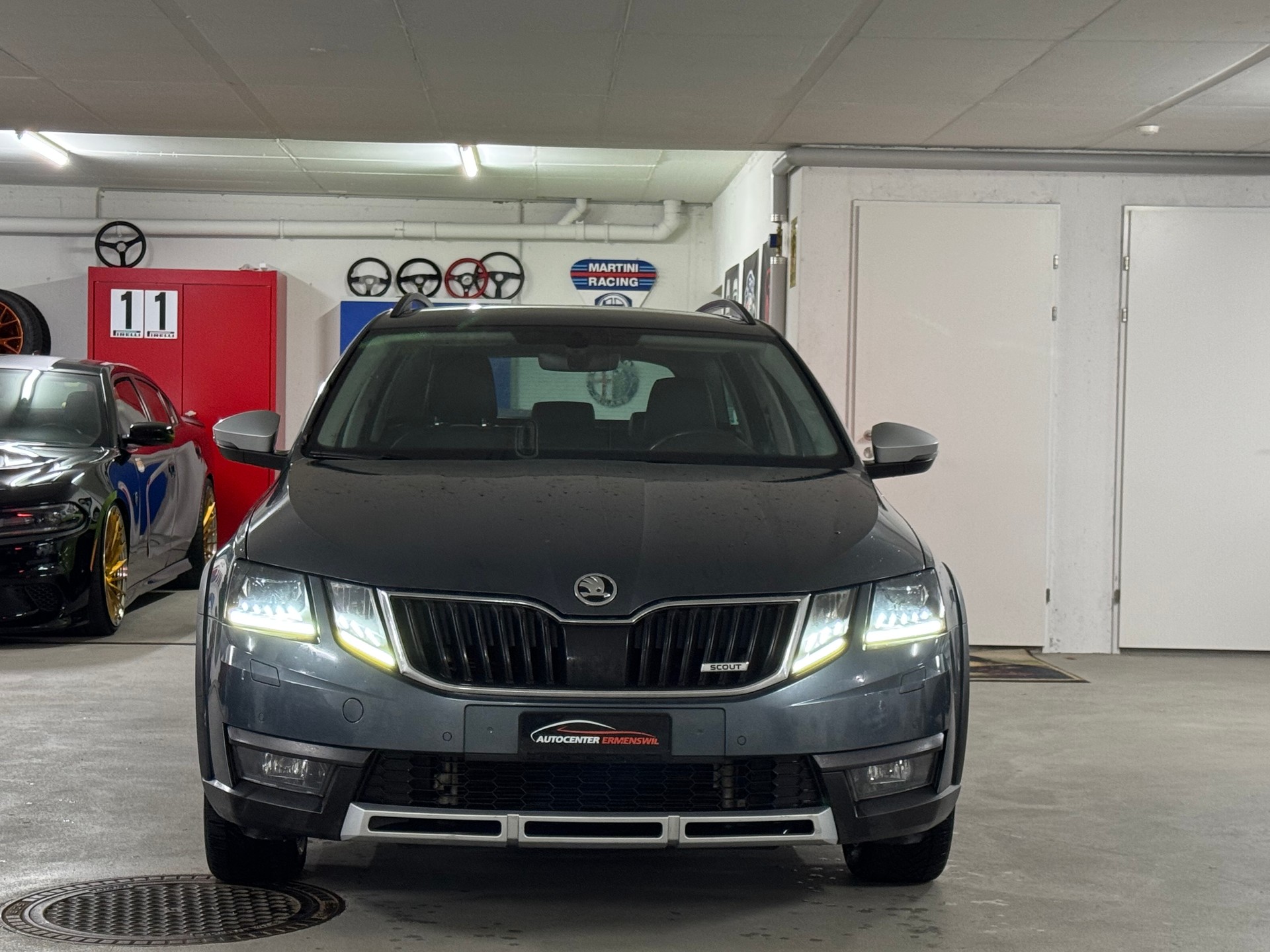 SKODA Octavia Combi 1.8 TSI Scout 4x4 DSG-image-1