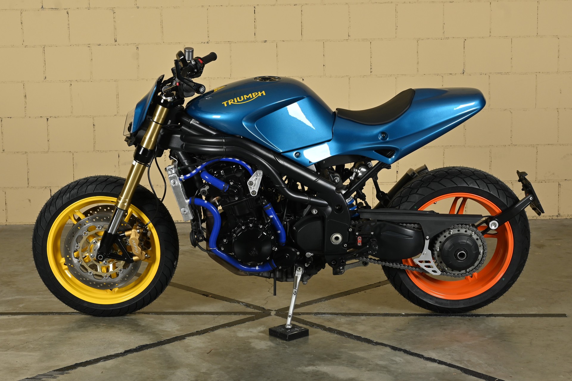TRIUMPH Speed Triple 1050-showroom-element-2