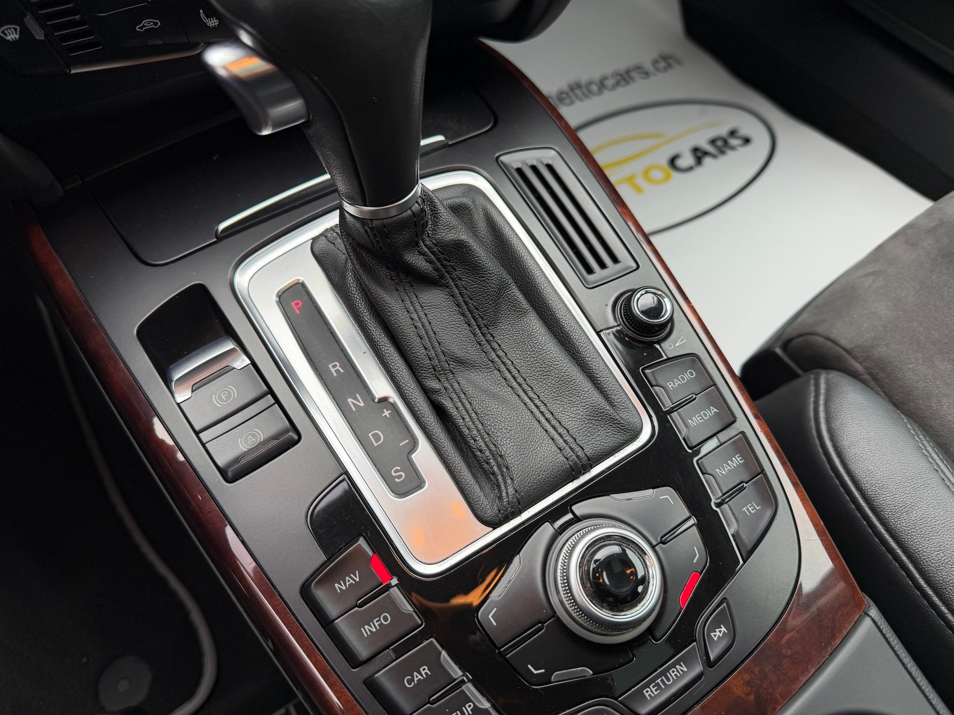 AUDI A4 allroad 3.0 TDI quattro S-tronic-image-9