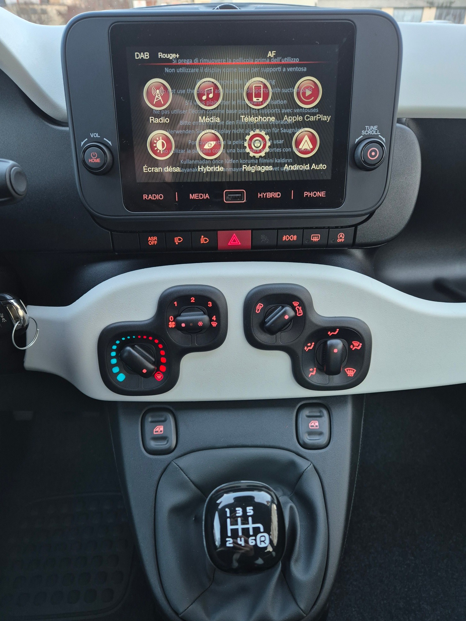 FIAT Panda 1.0 MHEV Cross-image-11