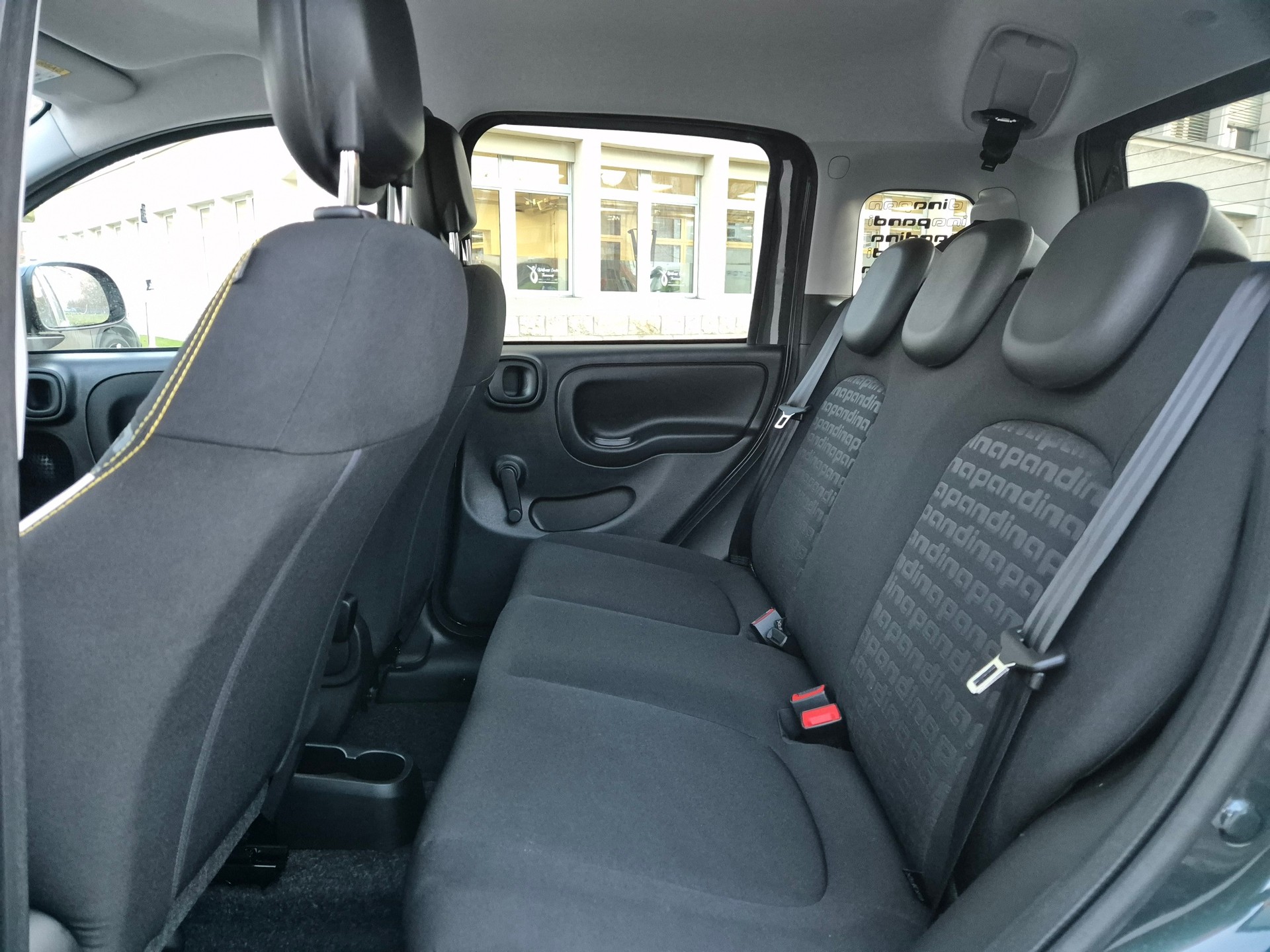 FIAT Panda 1.0 MHEV Cross-image-9
